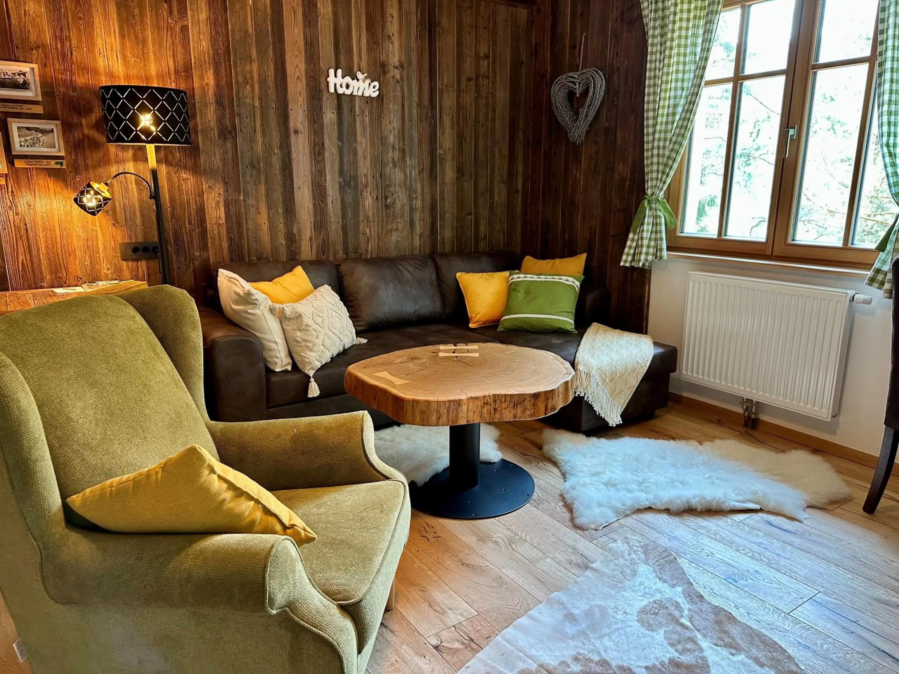 Living room in Ribno Alpine Hotel