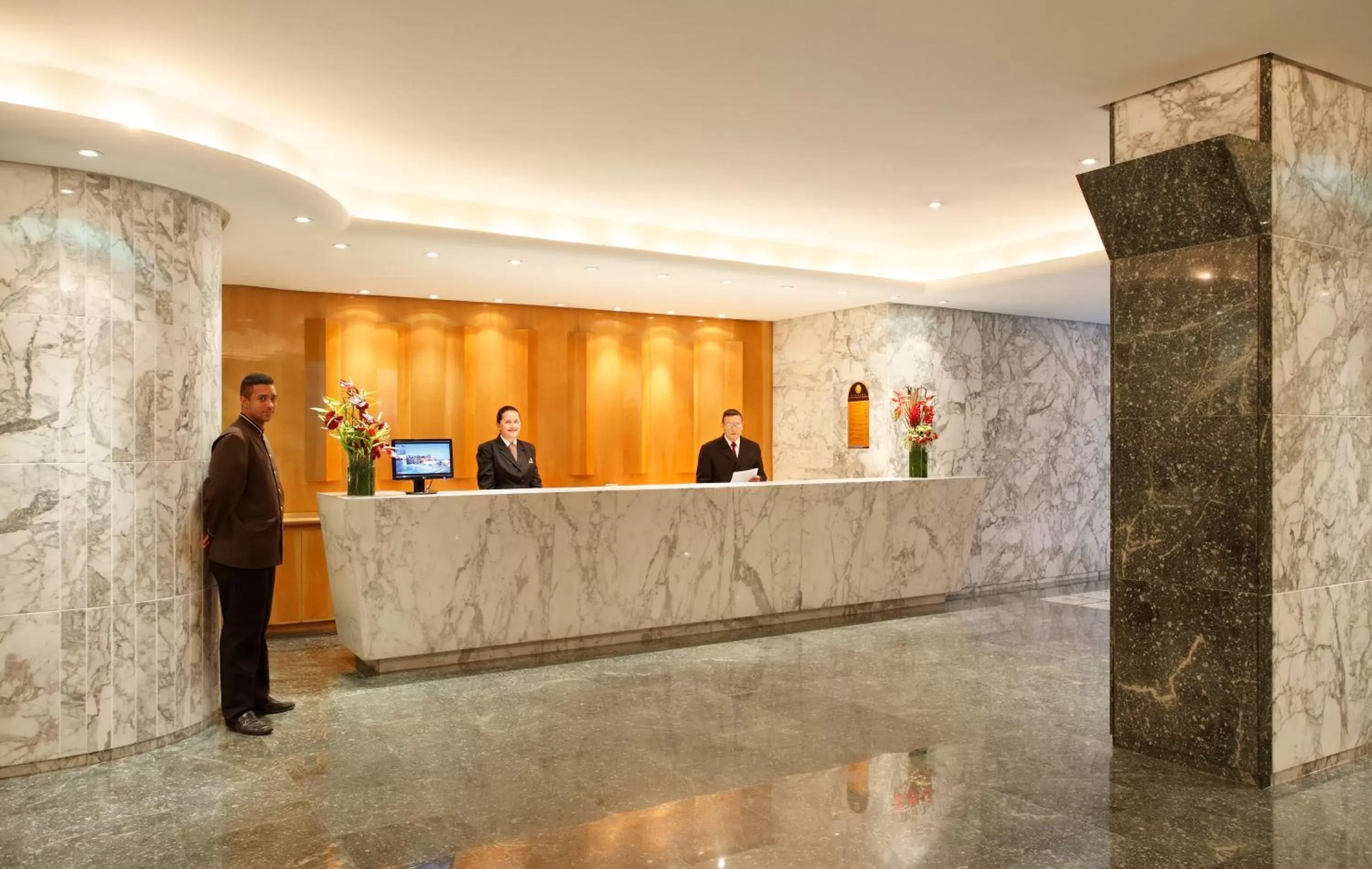 Lobby or reception, Staff in Mirasol Copacabana Hotel