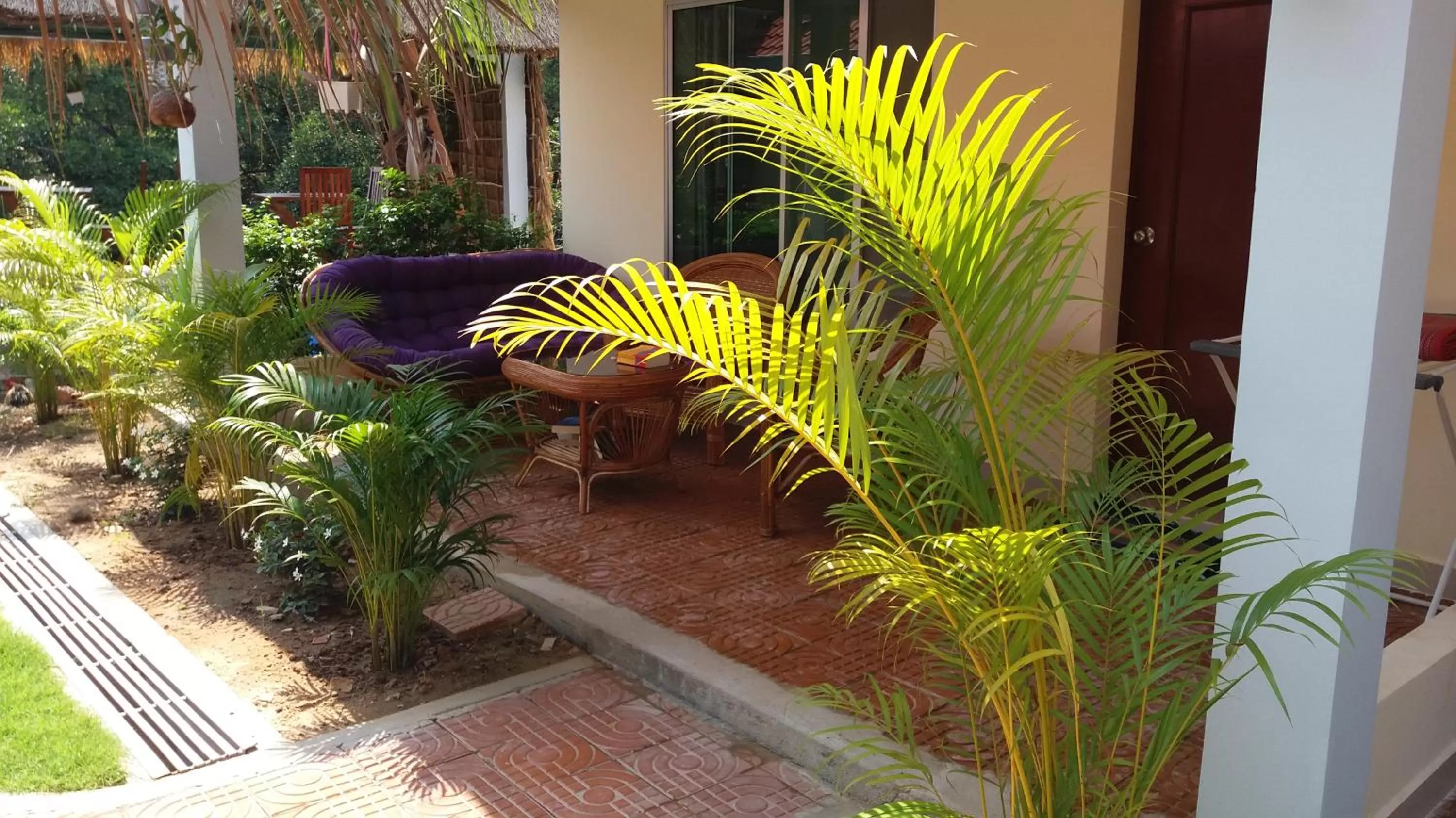 Pool view in Spayhiti