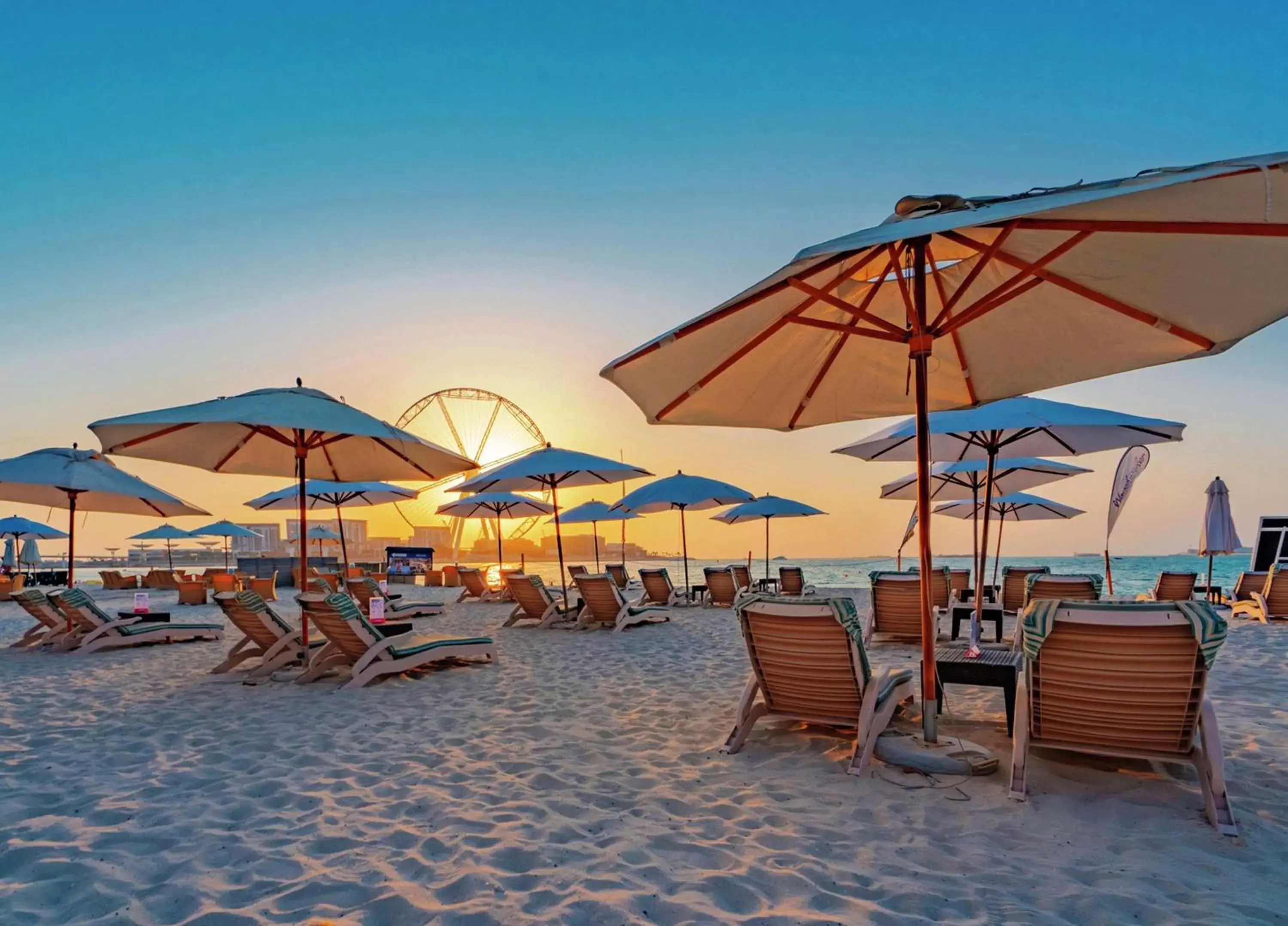 Restaurant/places to eat, Beach in Hilton Dubai Jumeirah