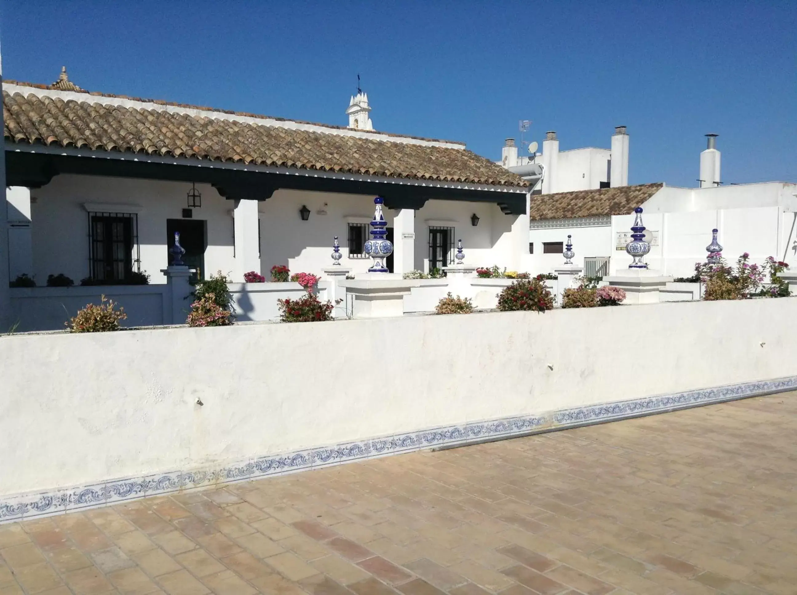 Property building in Los Helechos Property building in Los Helechos