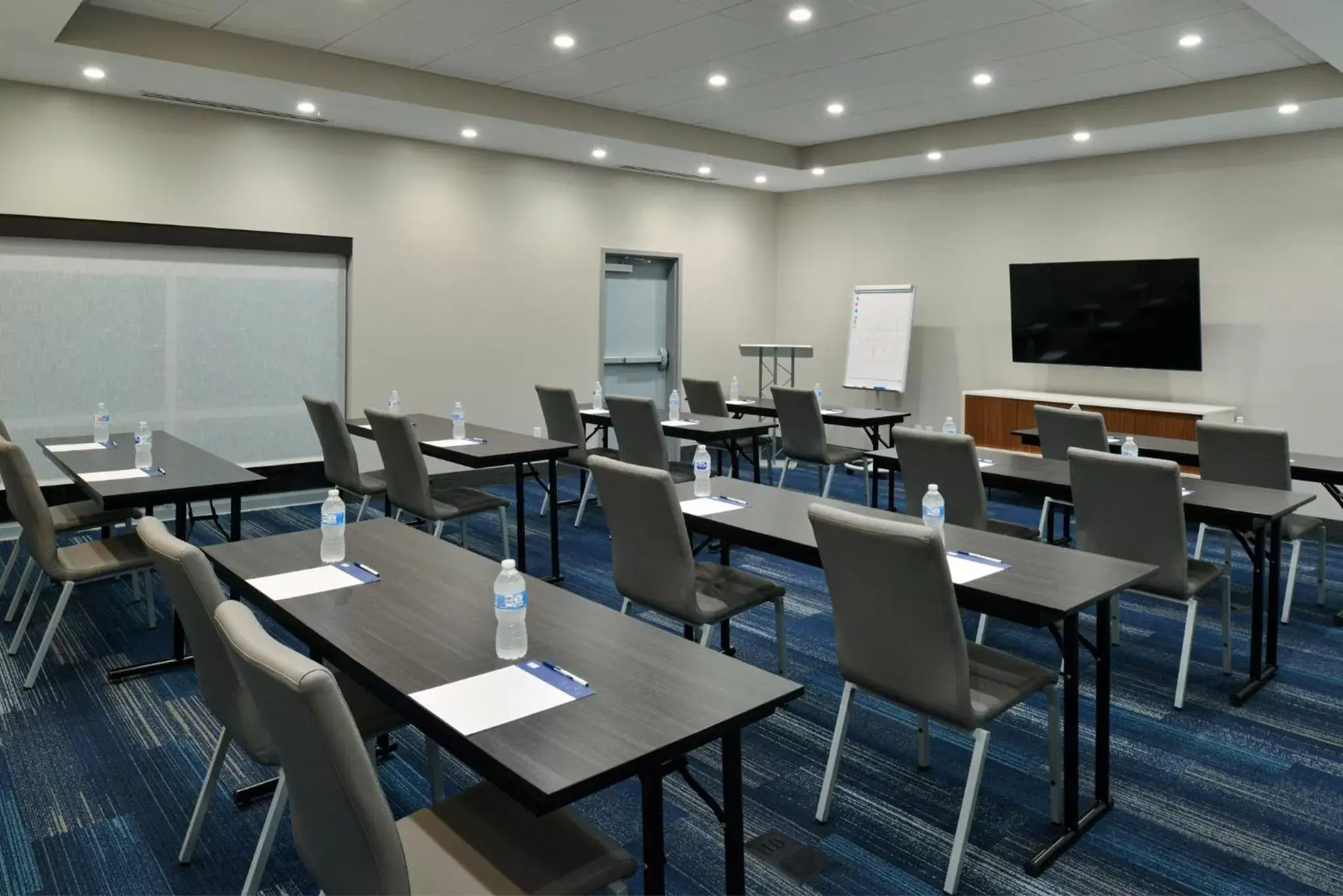 Meeting/conference room in Holiday Inn Express Orlando - South Park, an IHG Hotel