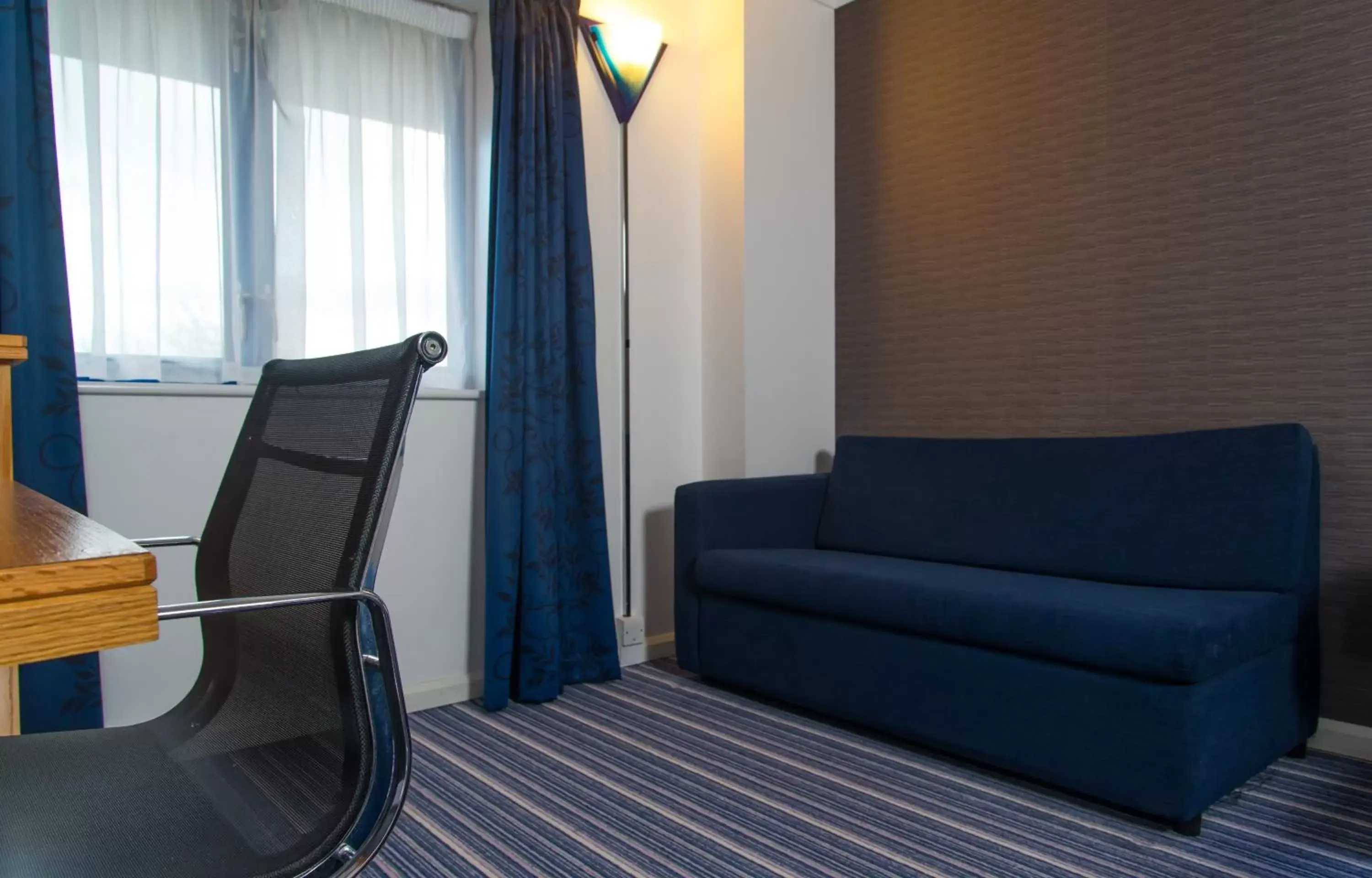 Seating Area in Holiday Inn Express Southampton West, an IHG Hotel