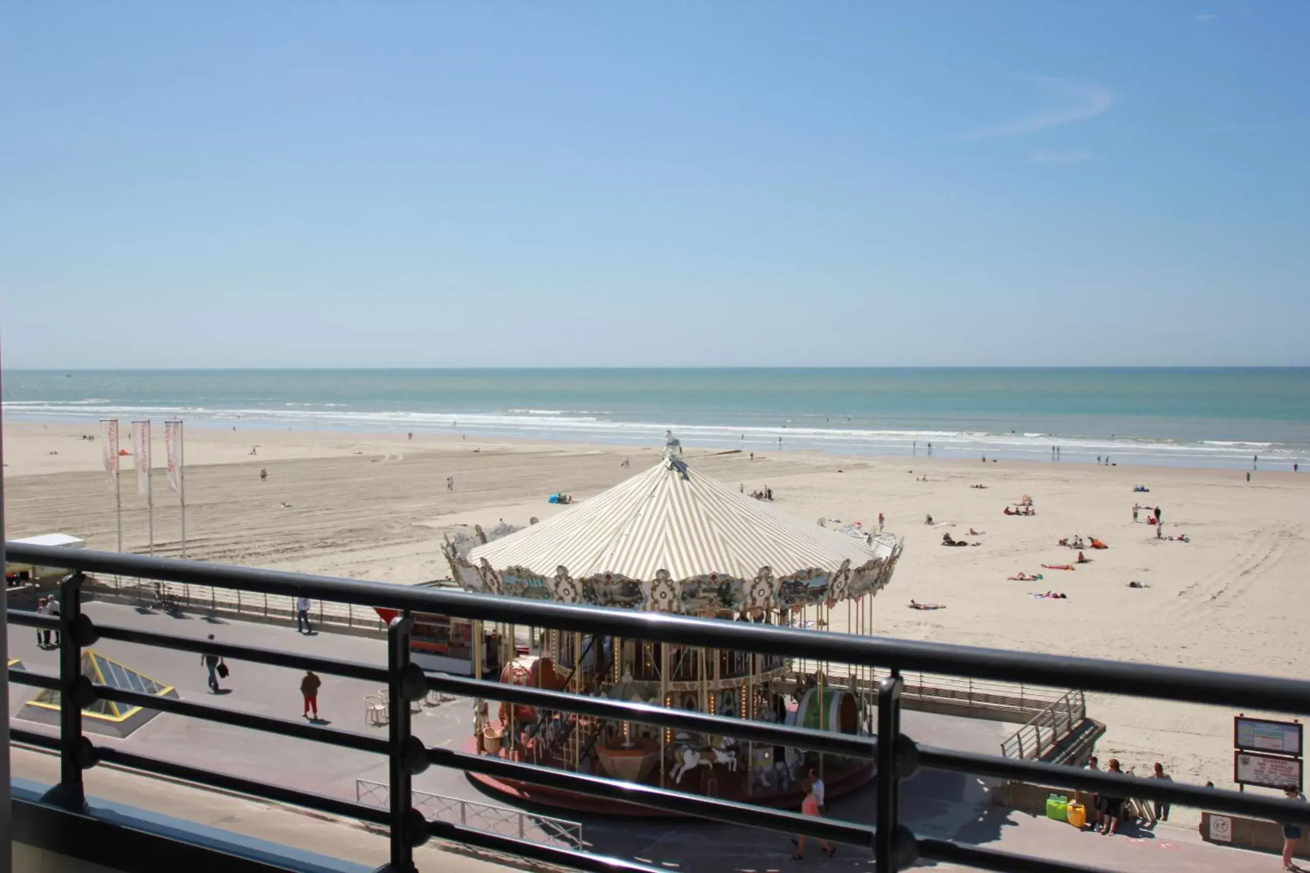 Balcony/Terrace, Beach in The Originals Boutique, Hôtel Neptune, Berck-sur-Mer (Inter-Hotel)