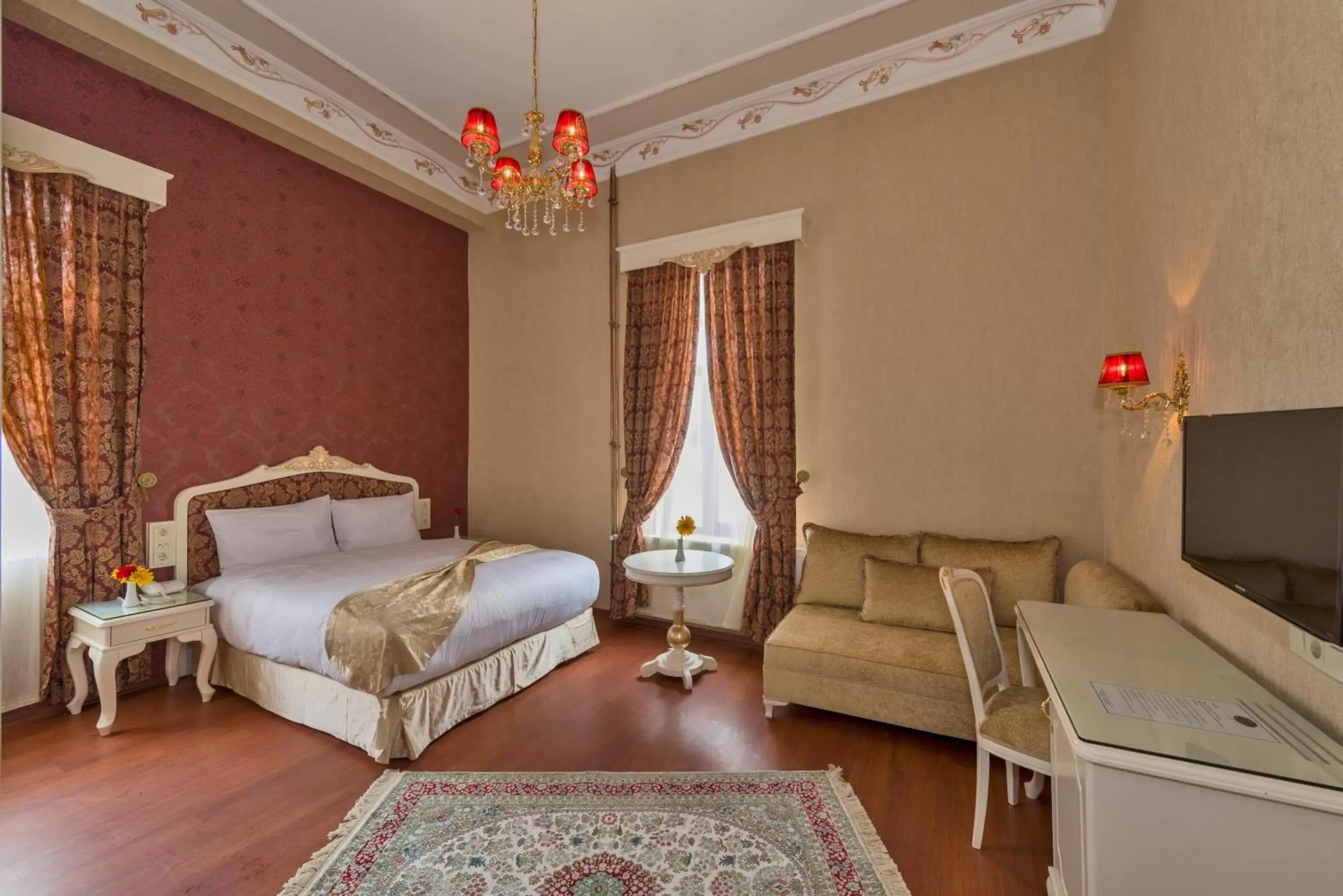 Bedroom, Bed in Enderun Hotel Istanbul