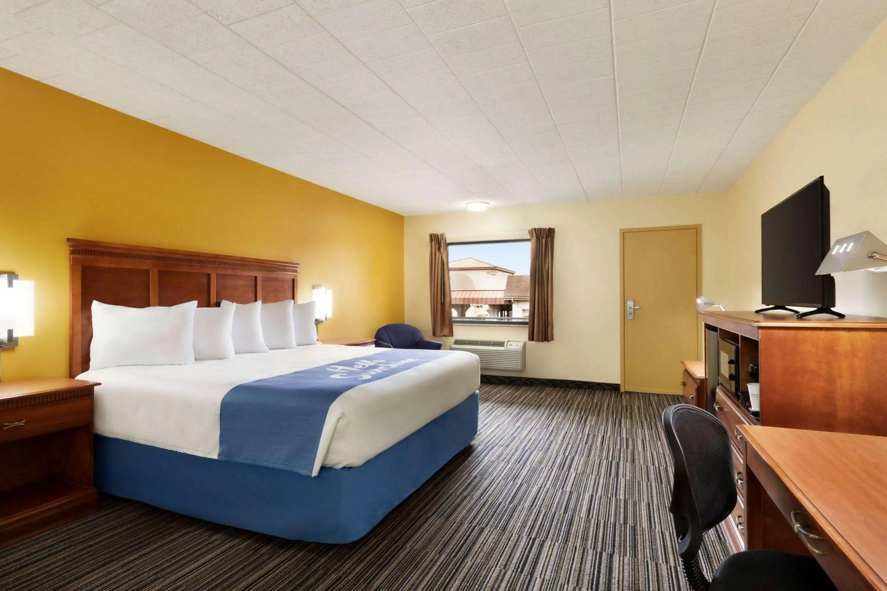 Photo of the whole room in Days Inn by Wyndham Oak Ridge Knoxville