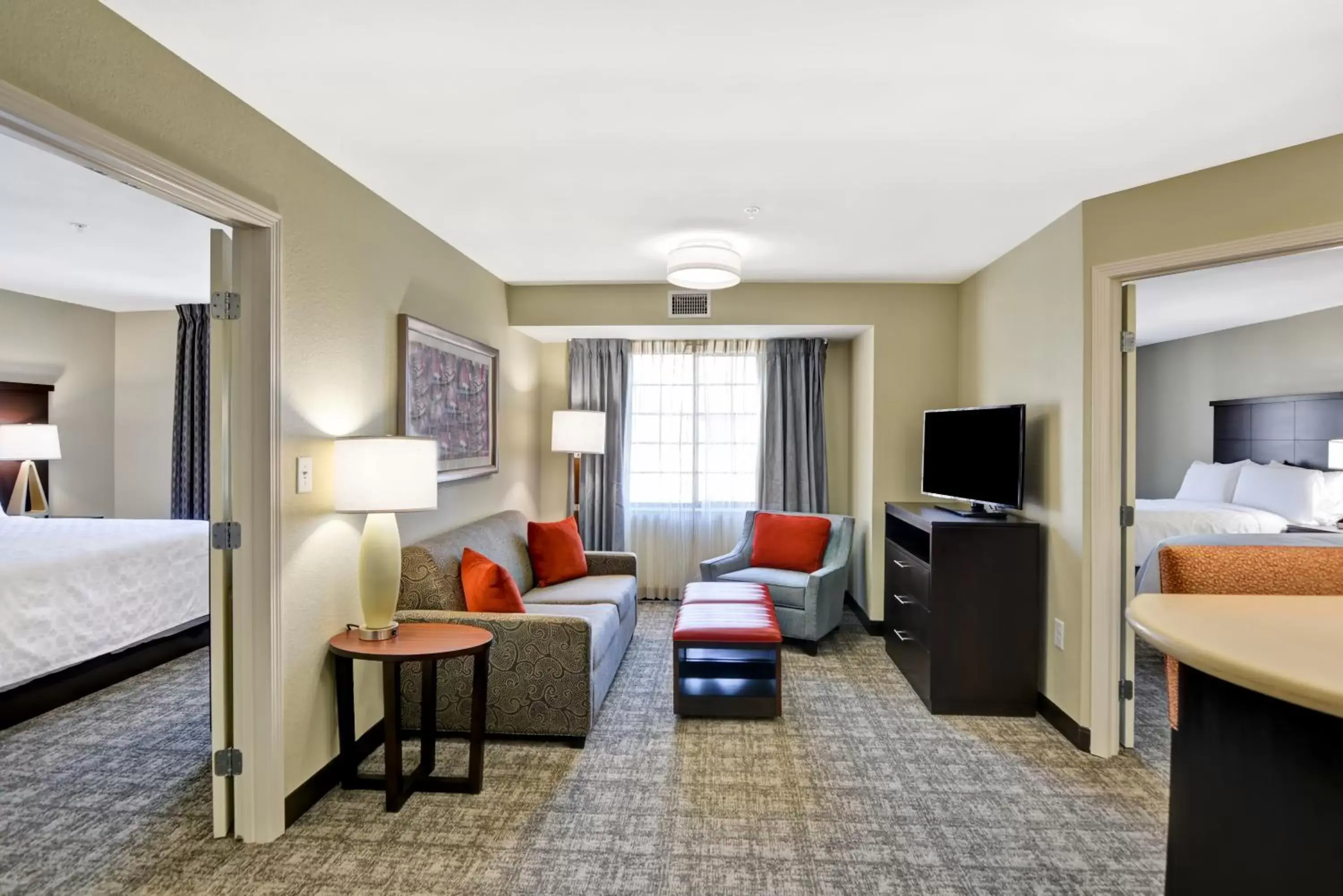 Photo of the whole room, Seating Area in Staybridge Suites Mt Juliet - Nashville Area