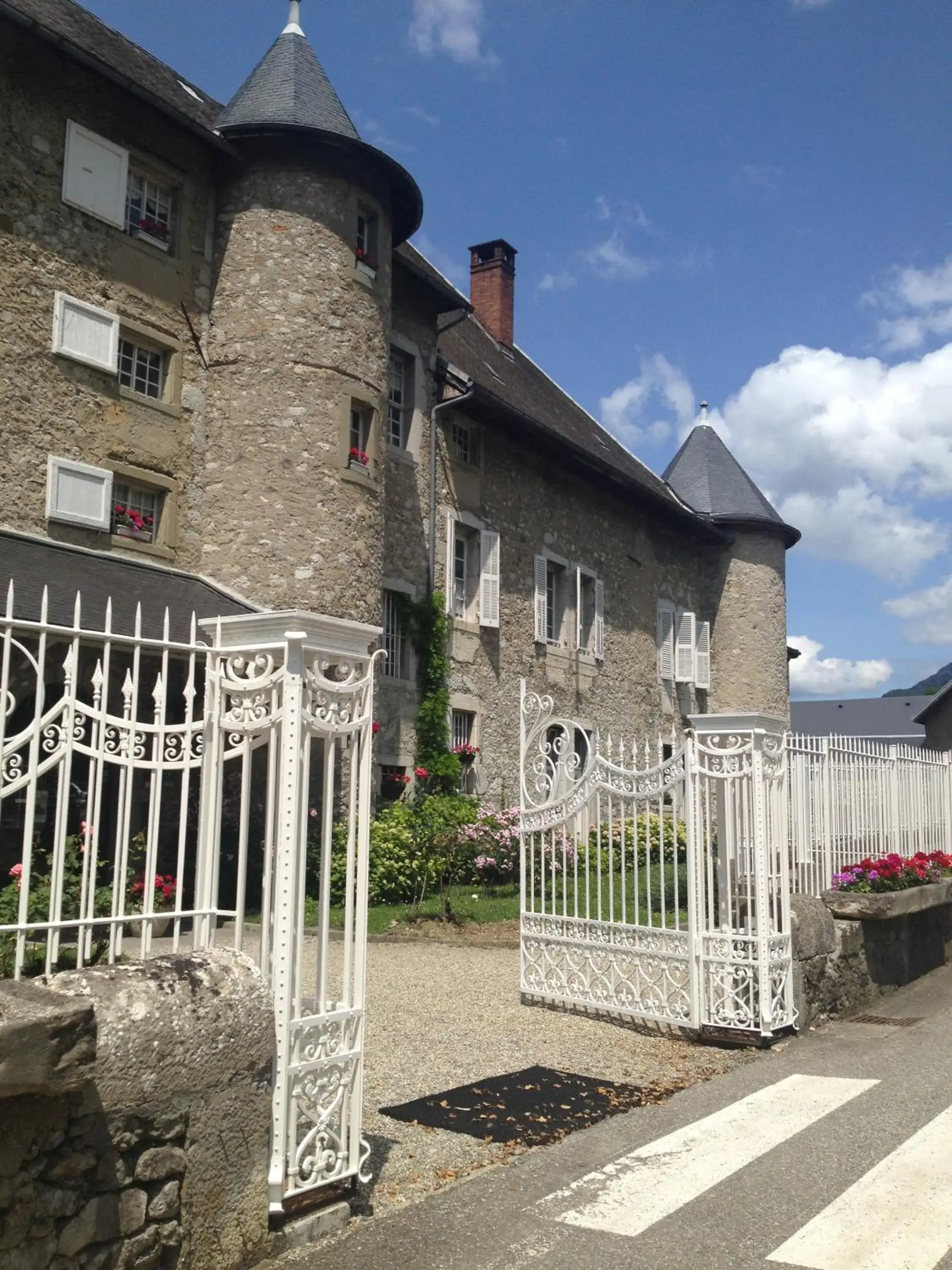 Property Building in Château des Comtes de Challes