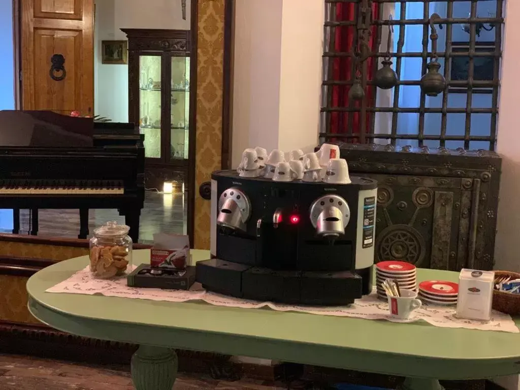 Coffee/tea facilities in Hotel Ficocle