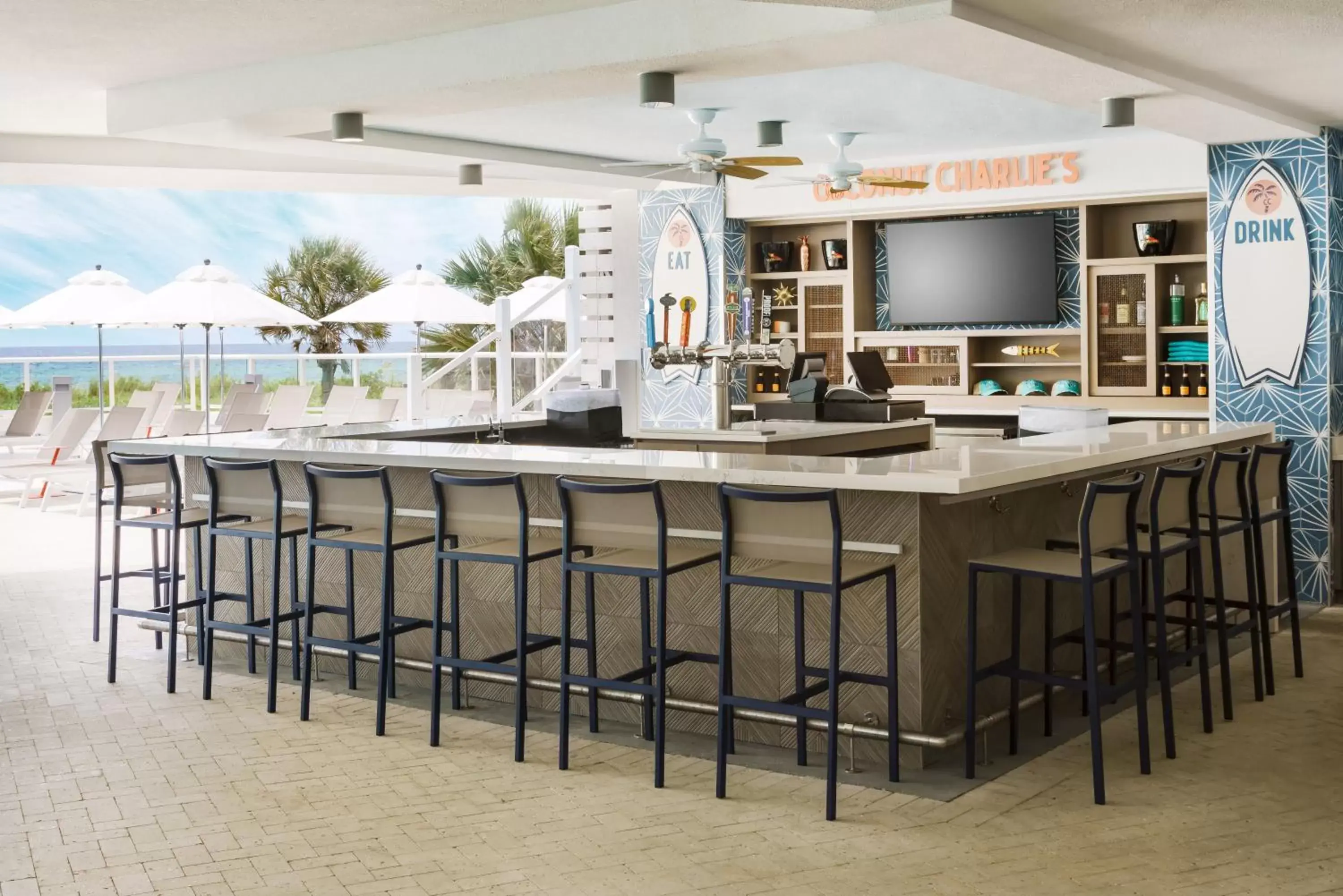 Restaurant/places to eat, Lounge/Bar in Hyatt Place Panama City Beach - Beachfront