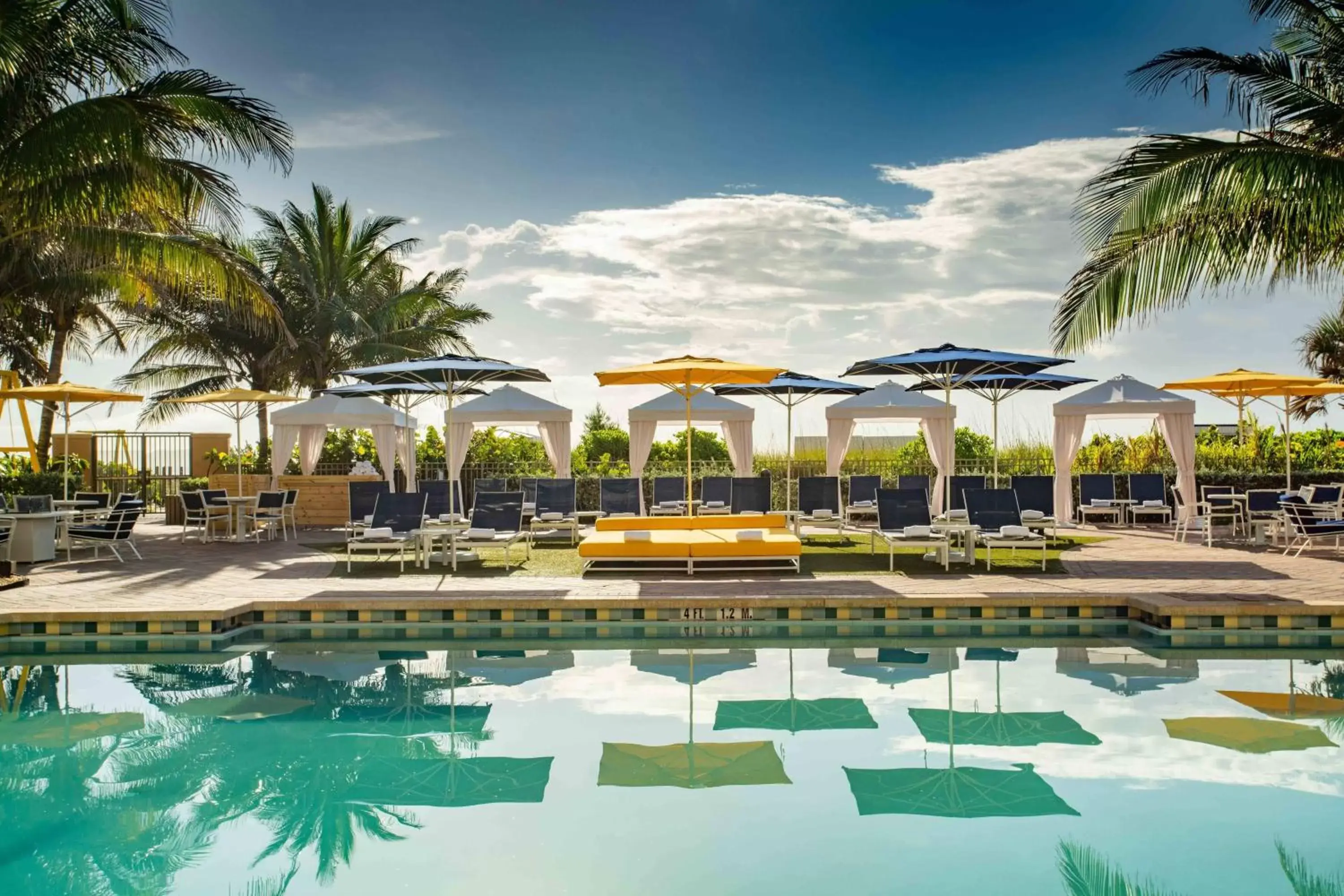 Swimming Pool in Fort Lauderdale Marriott Pompano Beach Resort and Spa