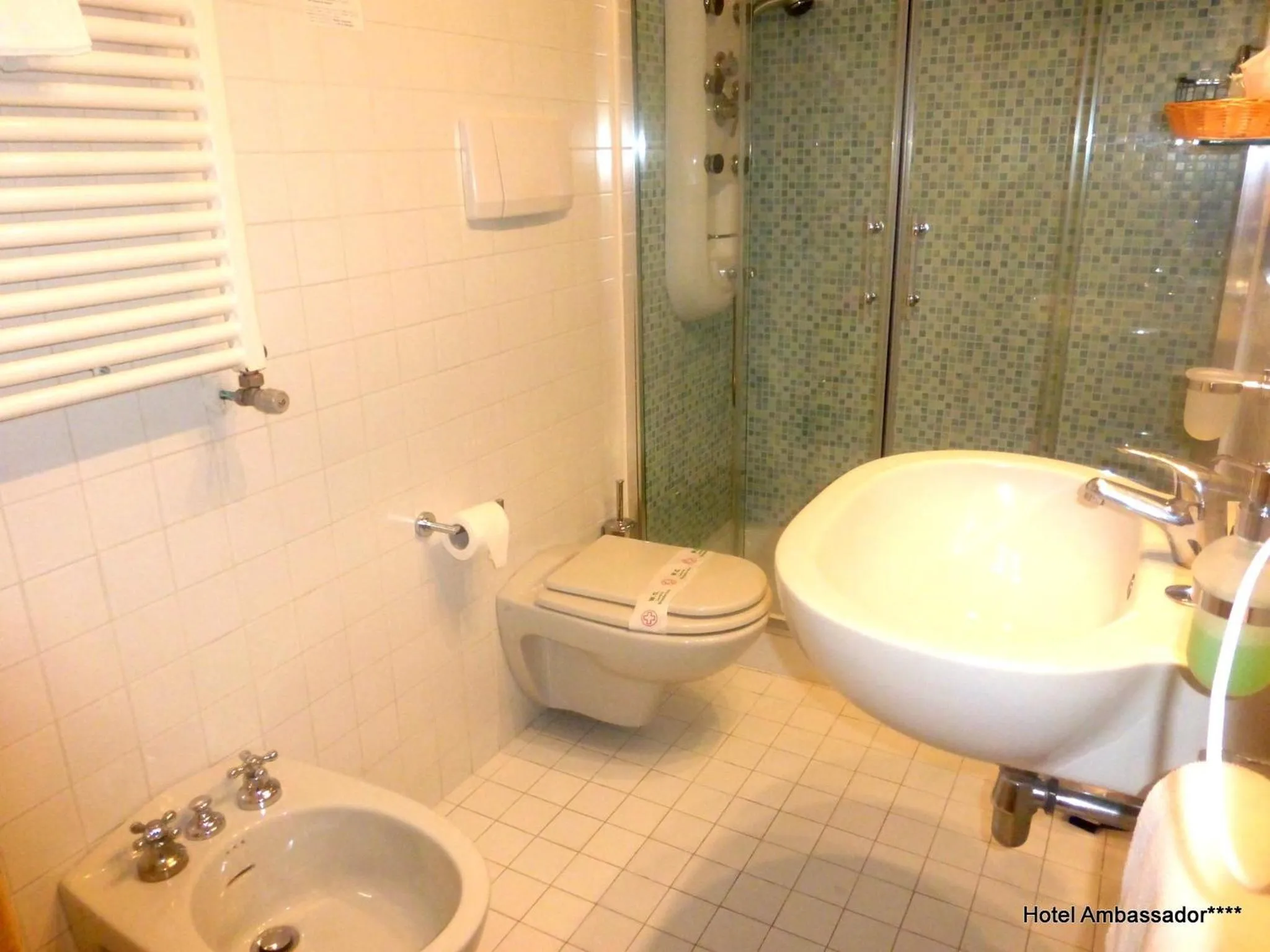 Bathroom in Hotel Ambassador