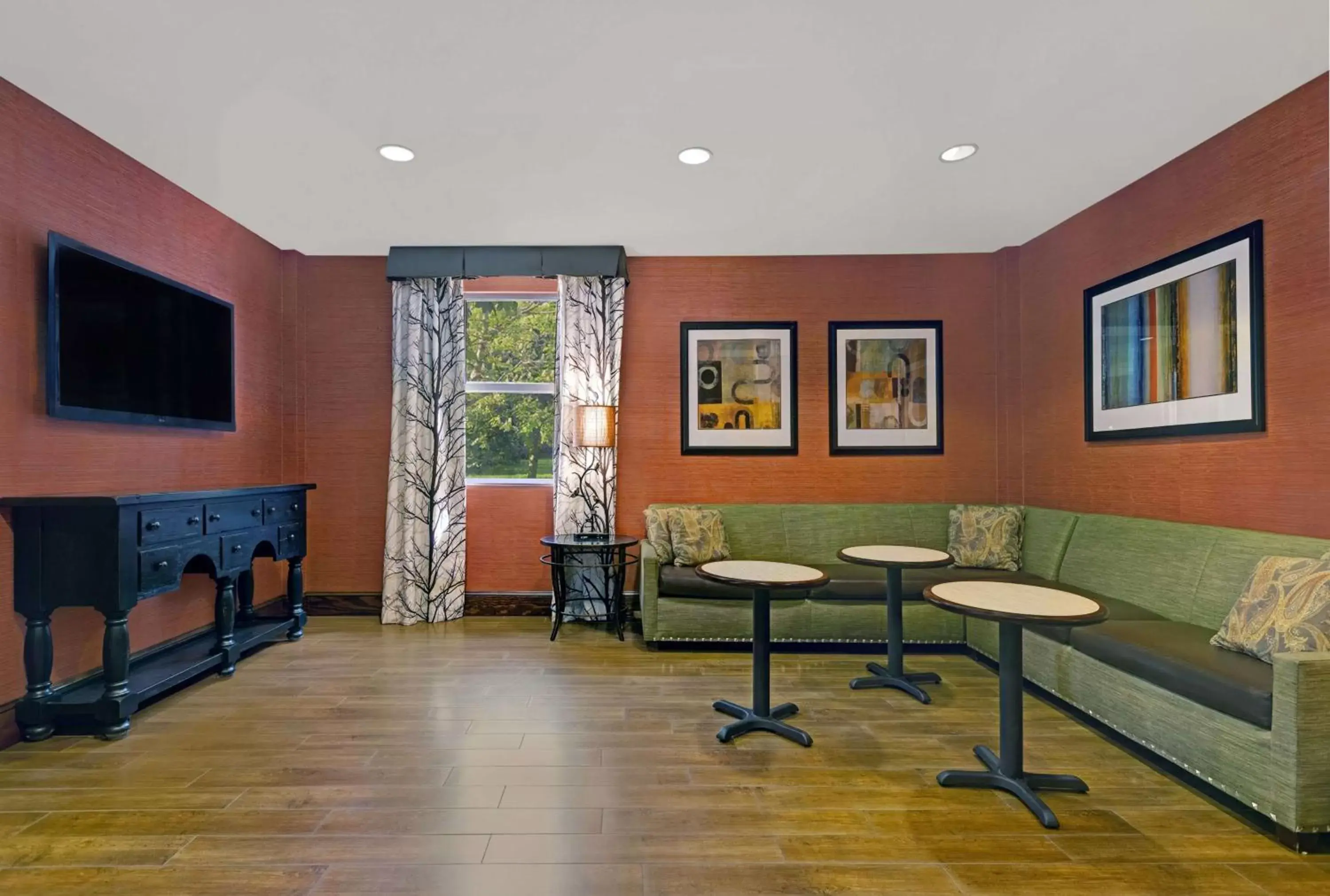 Lobby or reception, Seating Area in Hampton Inn & Suites Pigeon Forge On The Parkway
