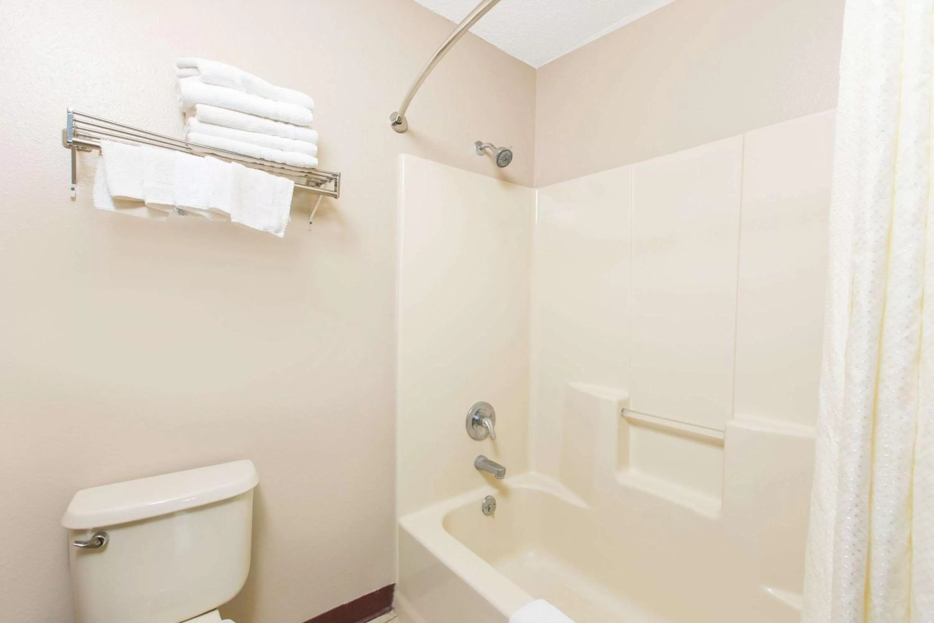 Bathroom in Super 8 by Wyndham Belleville