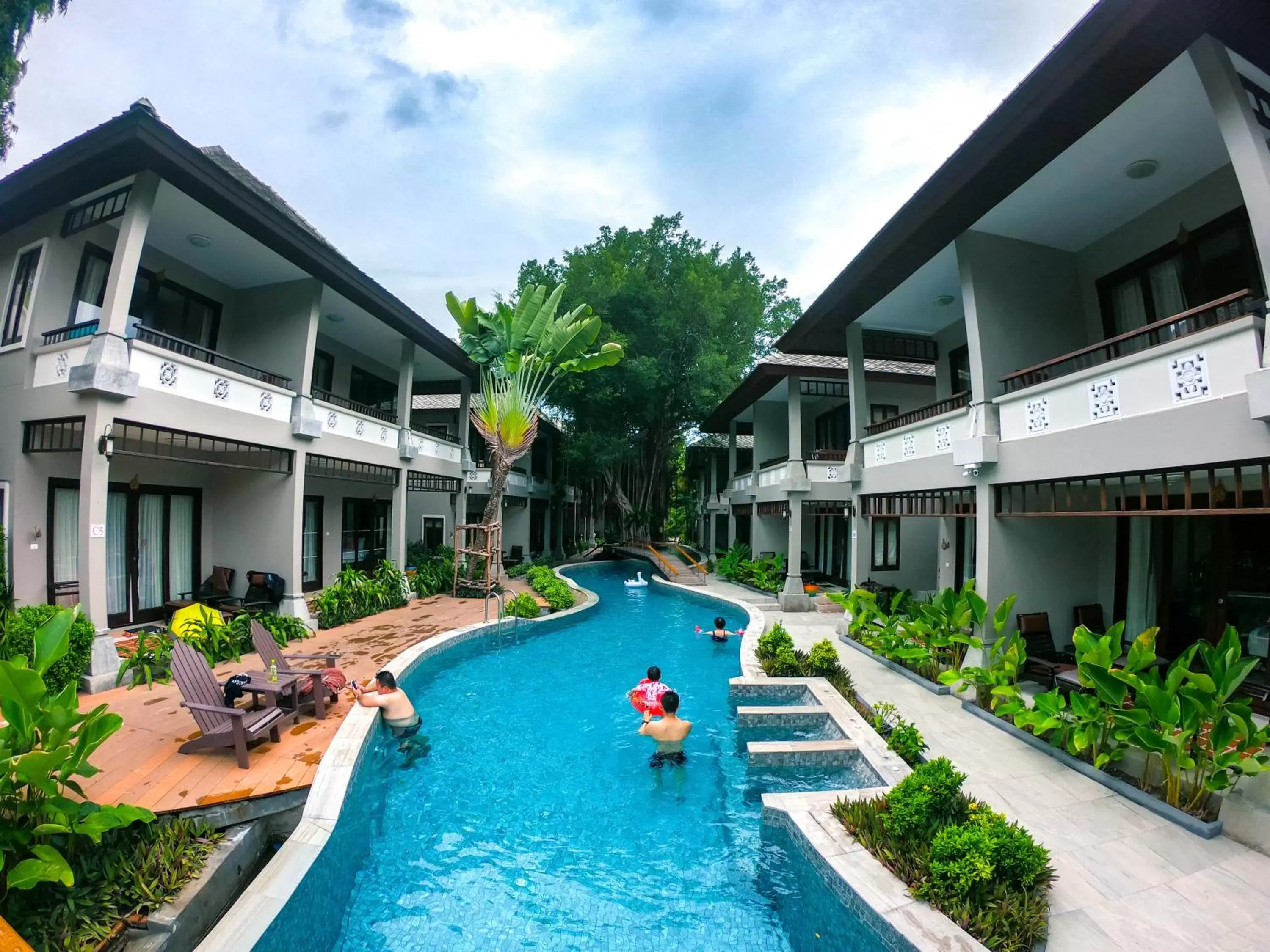 Property building in Chaweng Garden Beach Resort - SHA Plus Property building in Chaweng Garden Beach Resort - SHA Plus