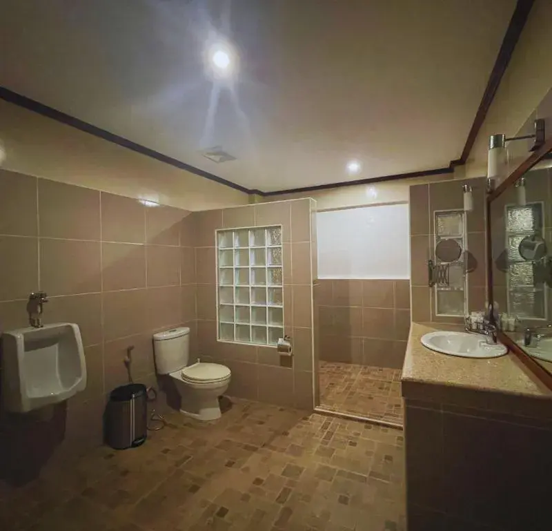 Toilet, Bathroom in Verde View Villas