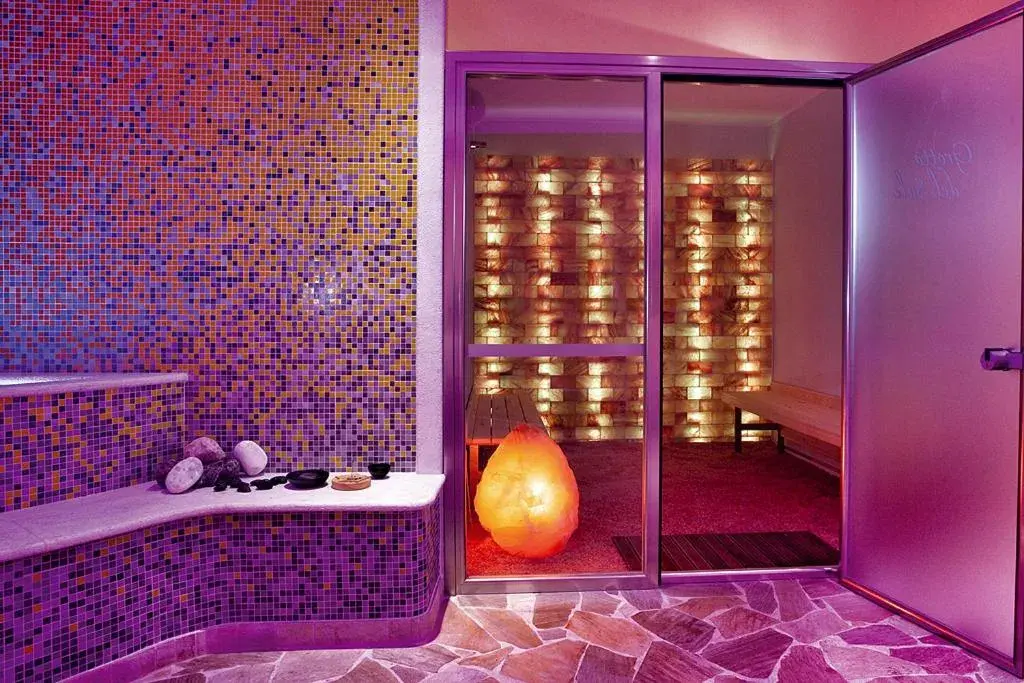 Spa and wellness centre/facilities, Bathroom in Lu' Hotel Carbonia