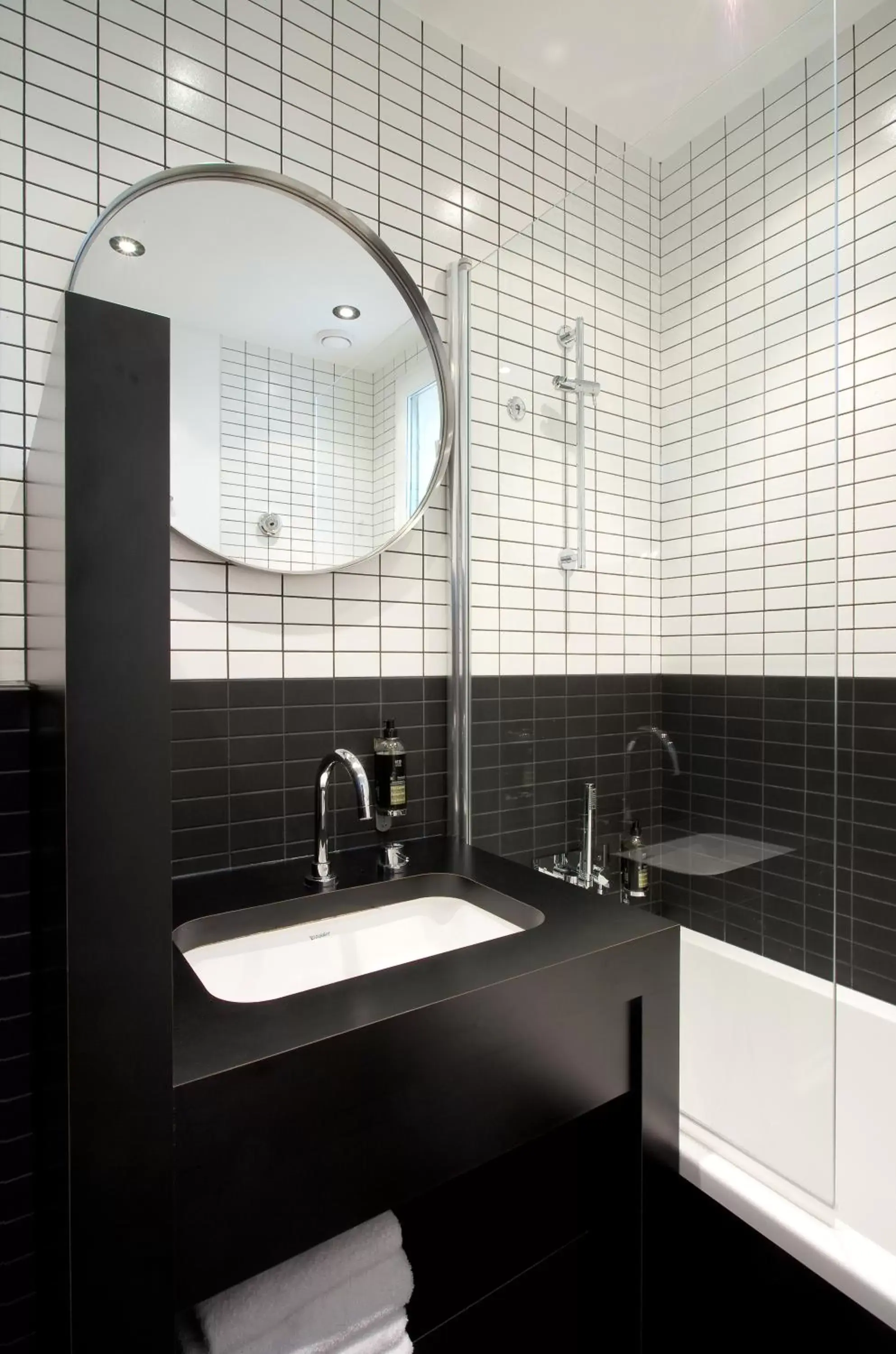 Shower, Bathroom in Hôtel Montmorency & Spa