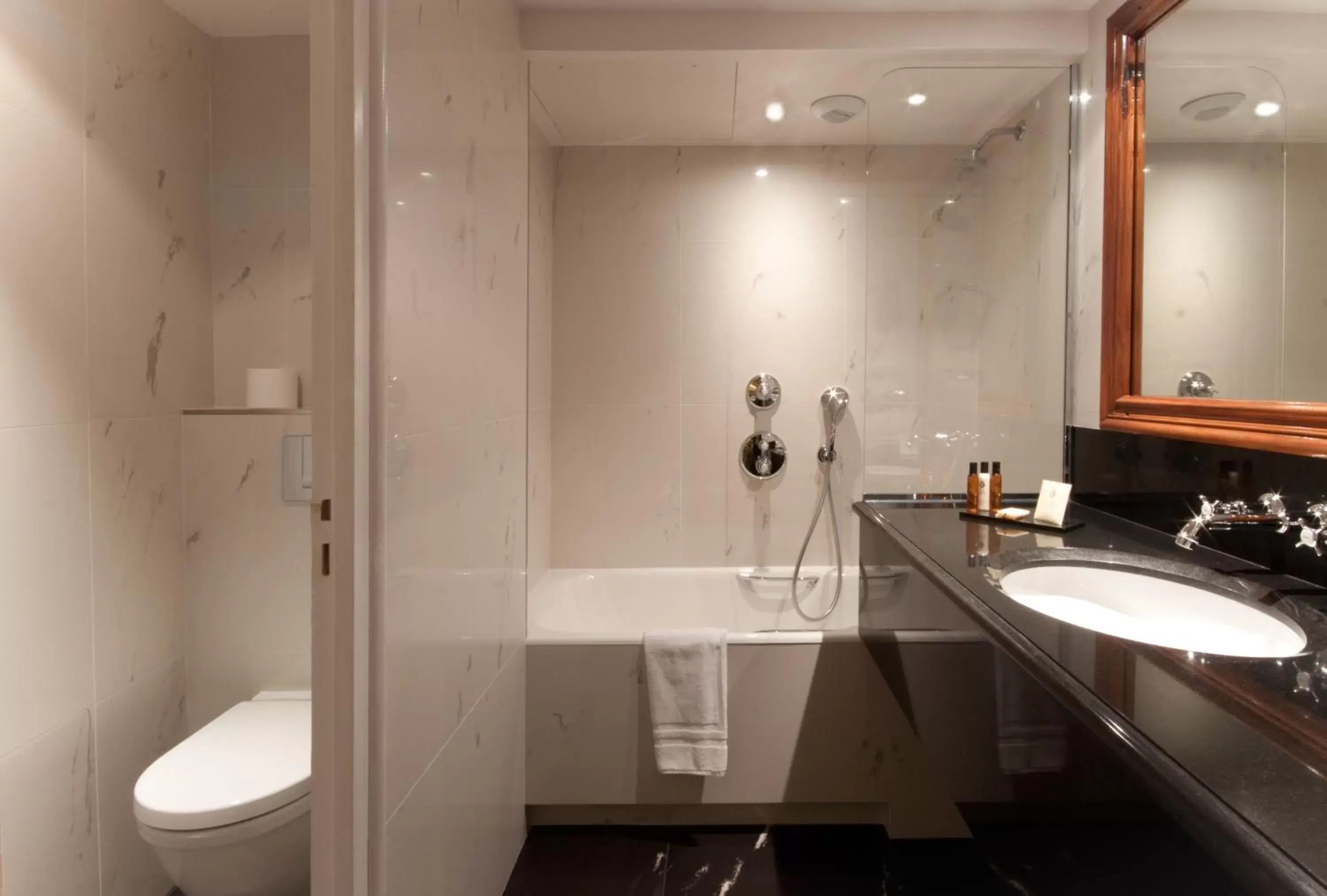 Bathroom in Hotel Left Bank Saint Germain