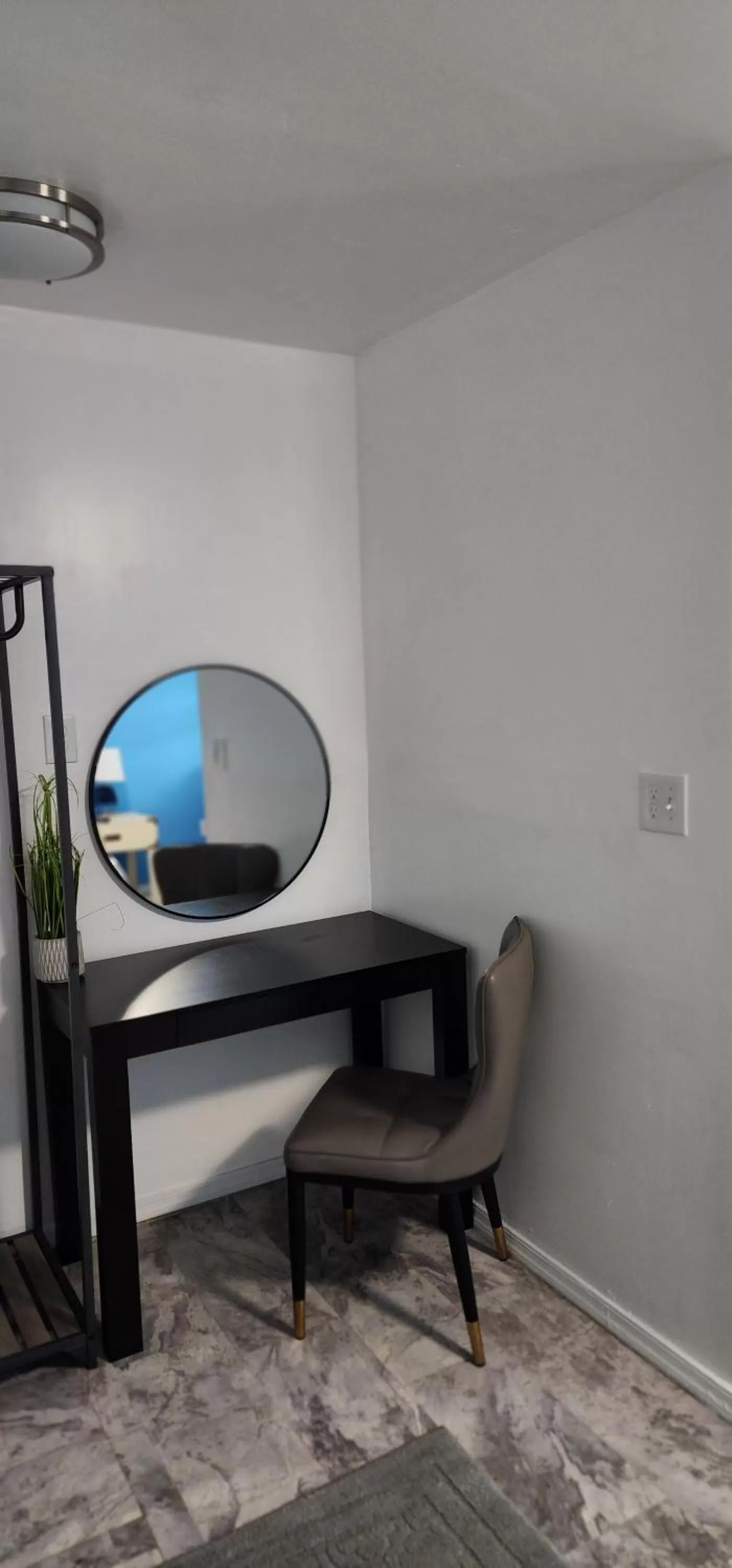 Bedroom in Rose's Motel