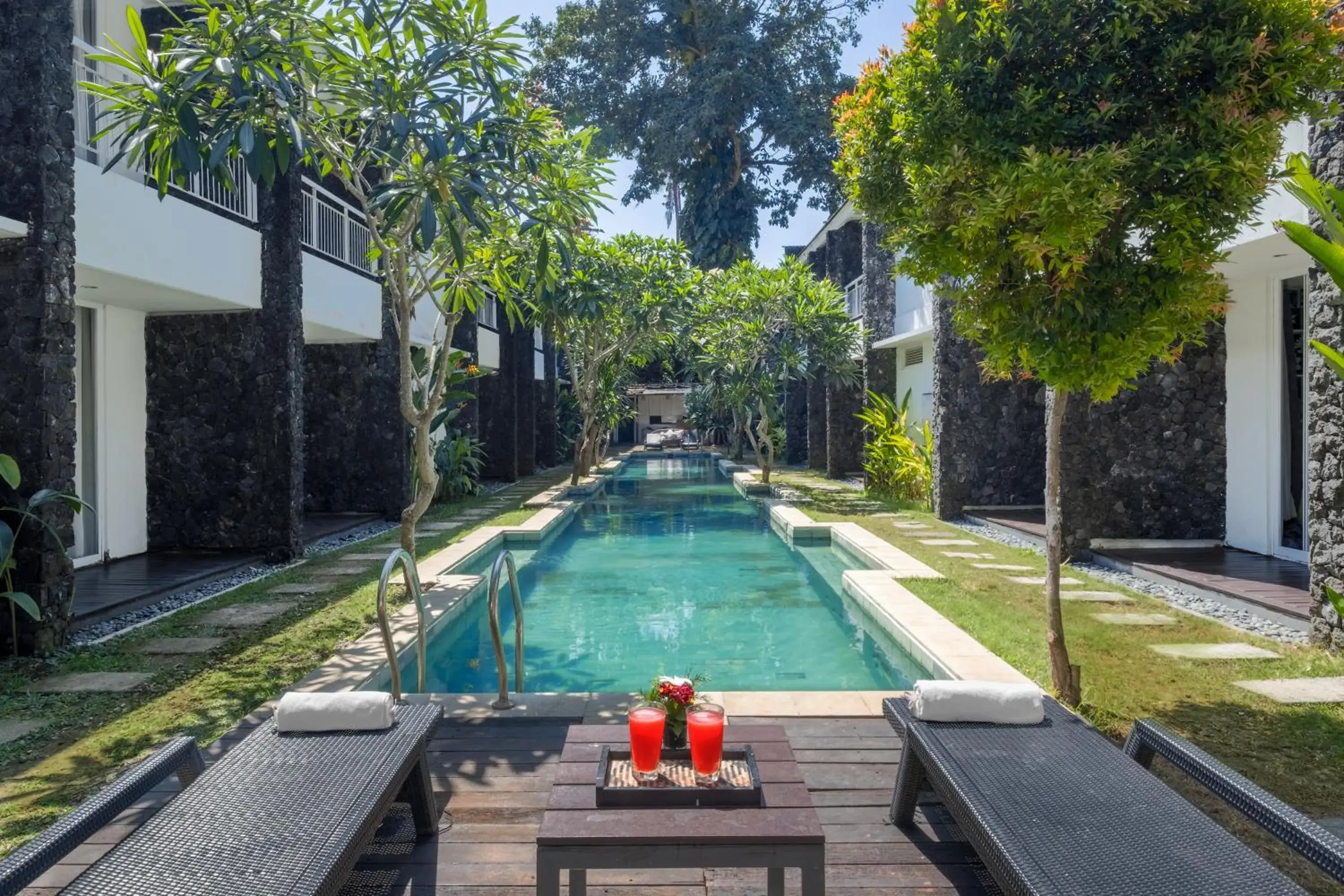 Swimming pool in The Kanjeng Suites Sanur Swimming pool in The Kanjeng Suites Sanur