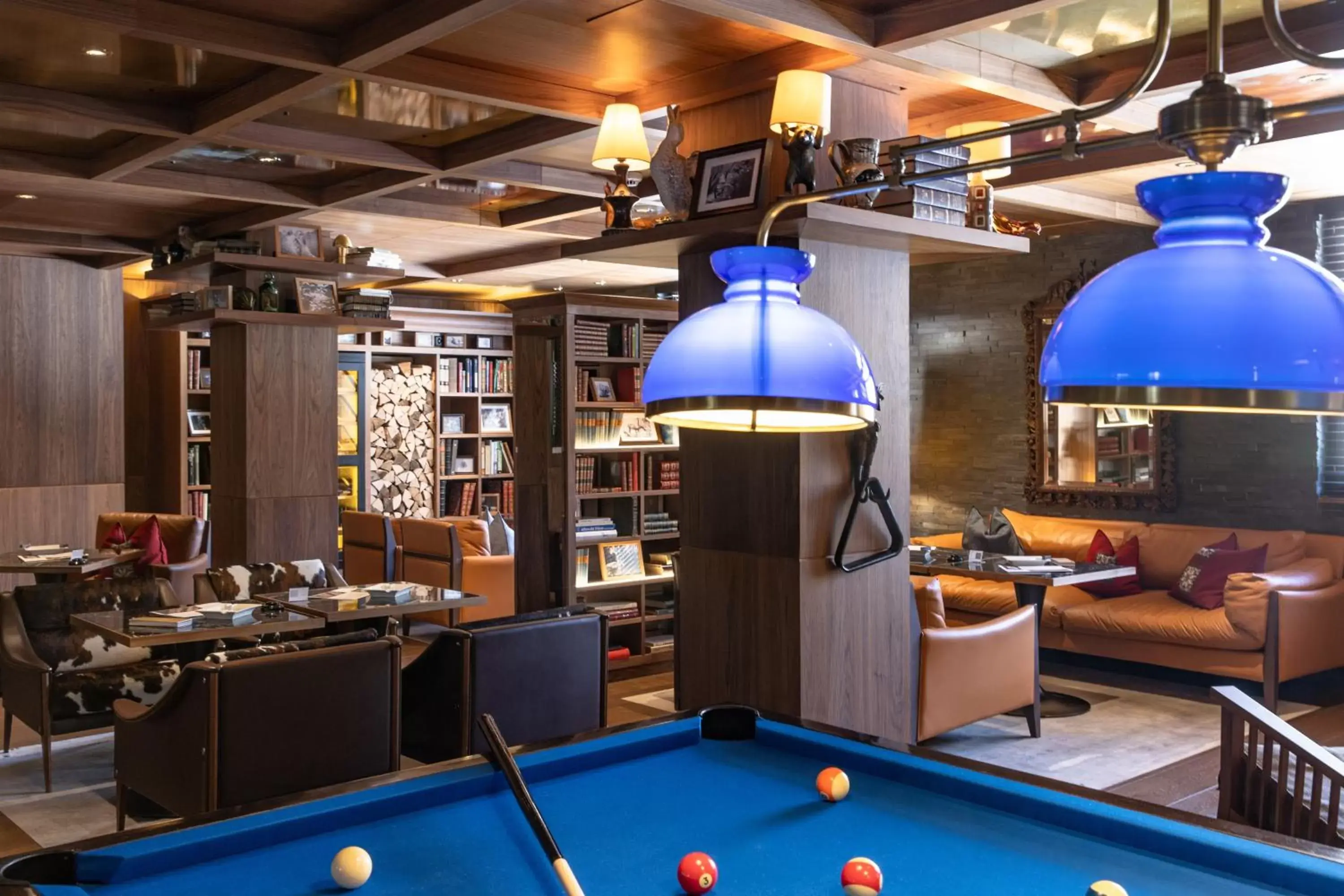 Lounge or bar, Billiards in Schweizerhof Zermatt - a Small Luxury Hotel