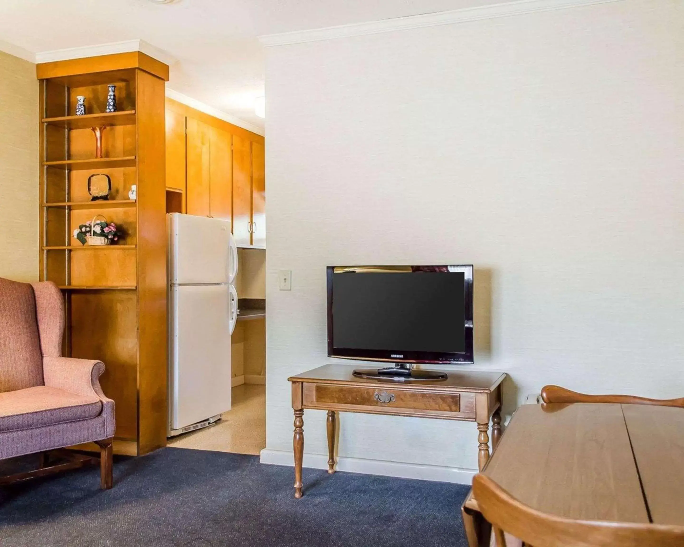 Bedroom, TV/Entertainment Center in Quality Inn Gettysburg Battlefield