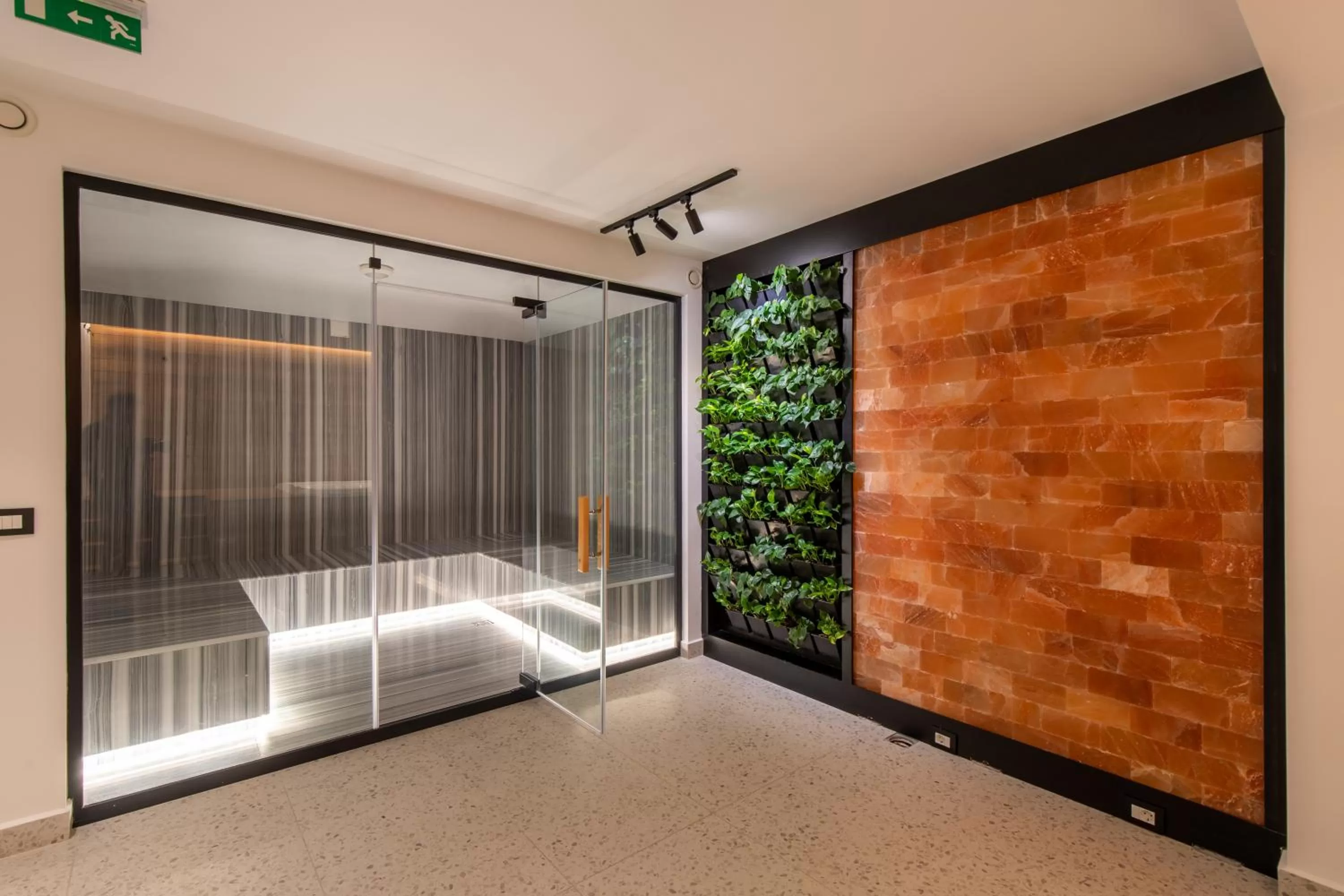 Hot Tub, Bed in Moncafe Boutique Hotel & SPA Tirana