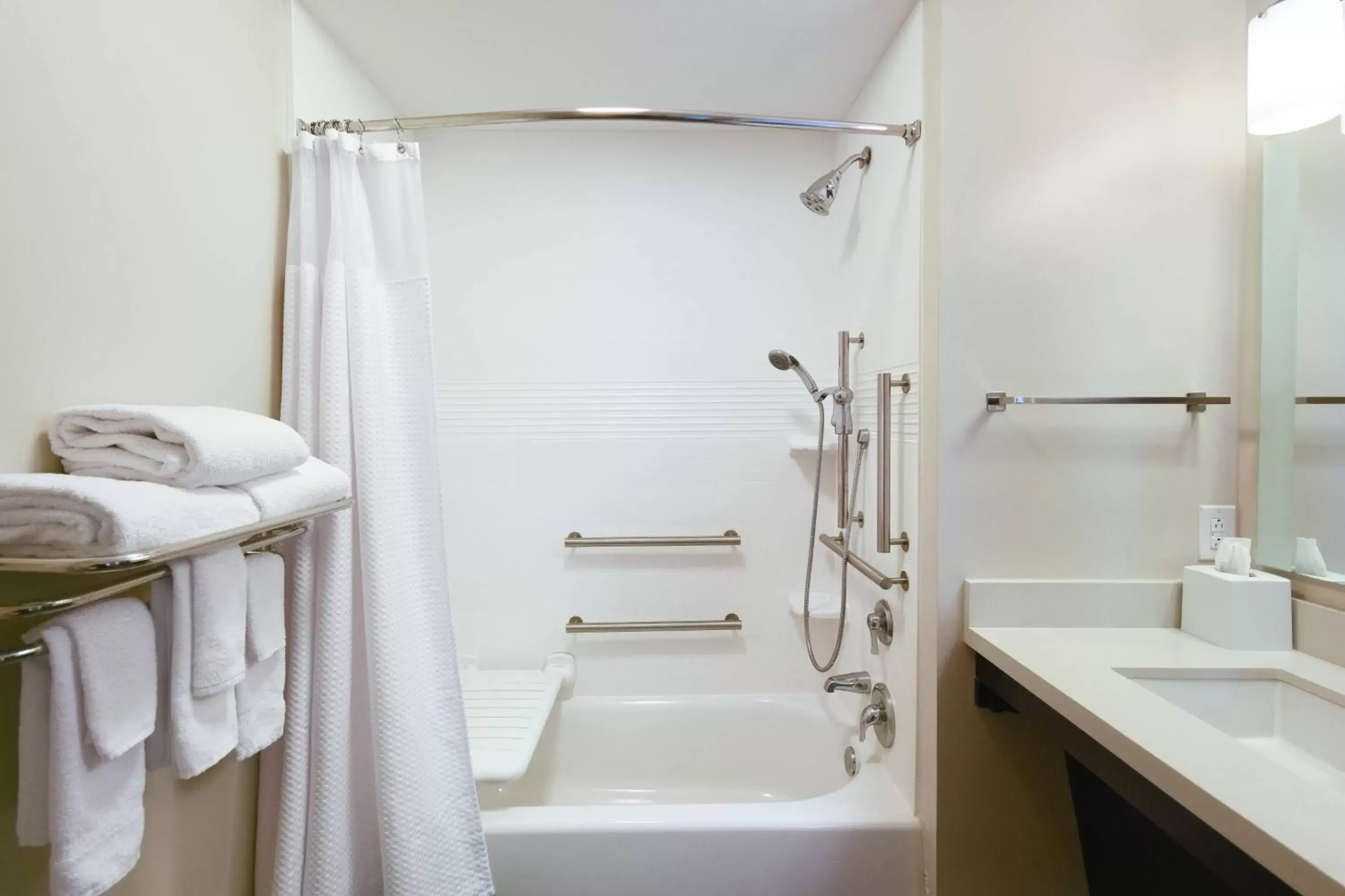 Bathroom in TownePlace Suites by Marriott Slidell