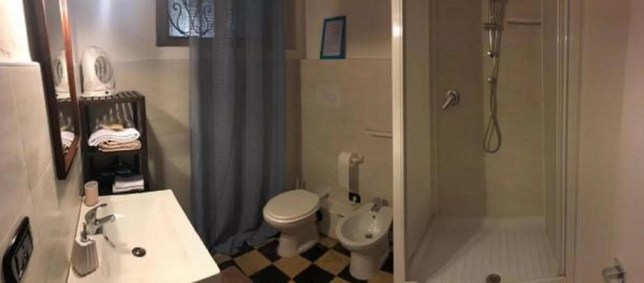 Shower in Lavilletta B&B