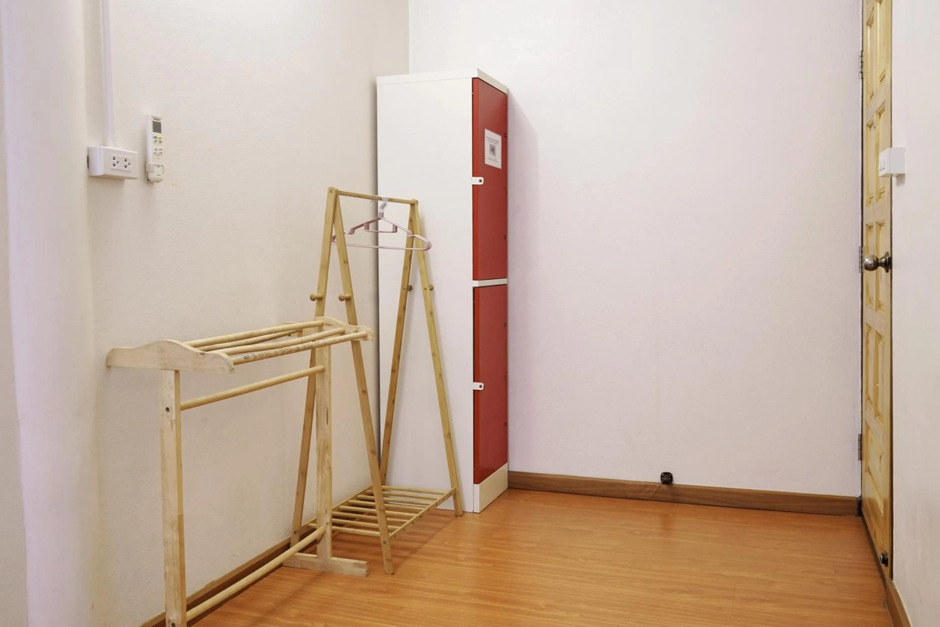 wardrobe in PanPan Hostel