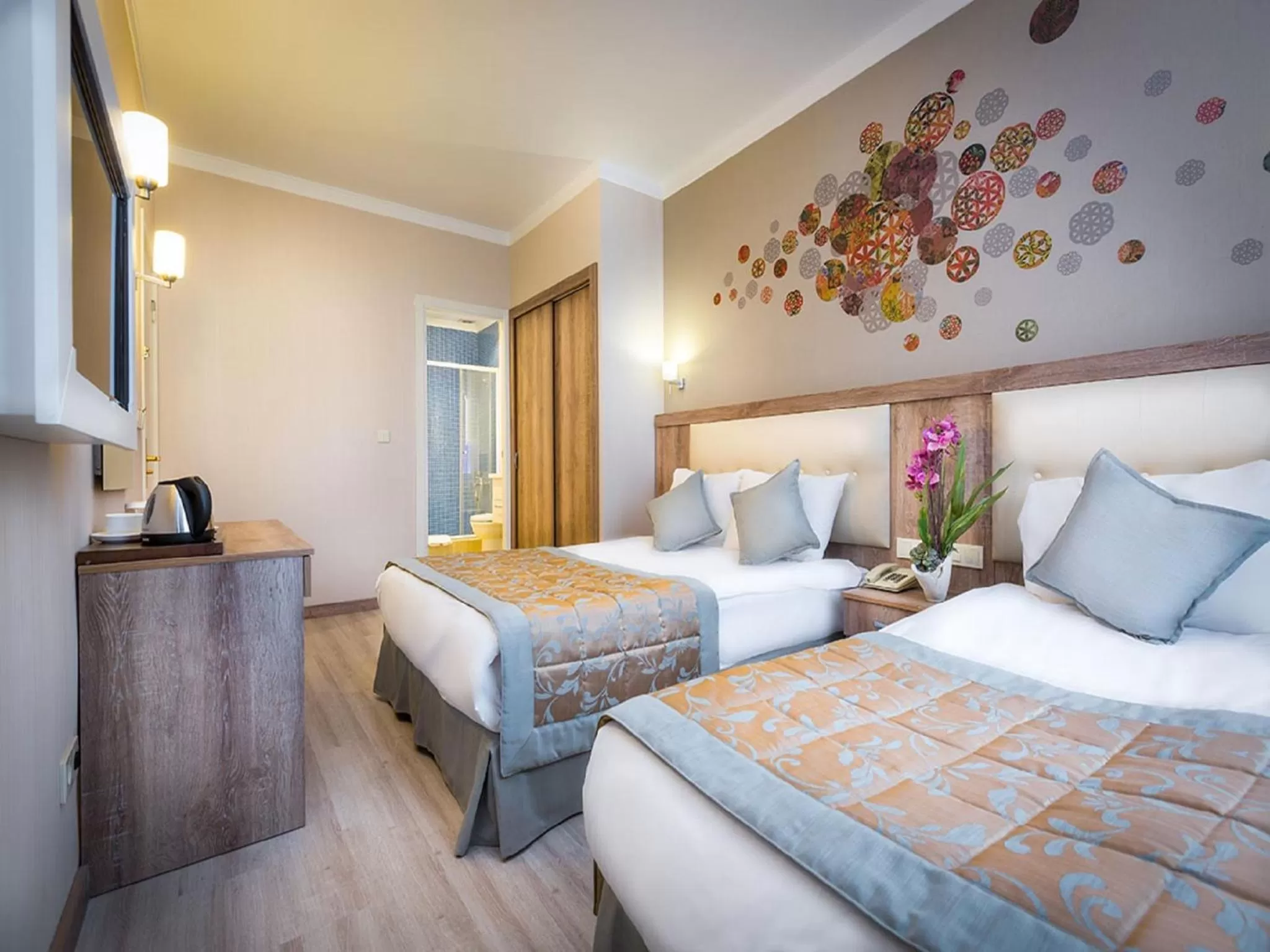 Photo of the whole room, Bed in Fatih Hotel Corner