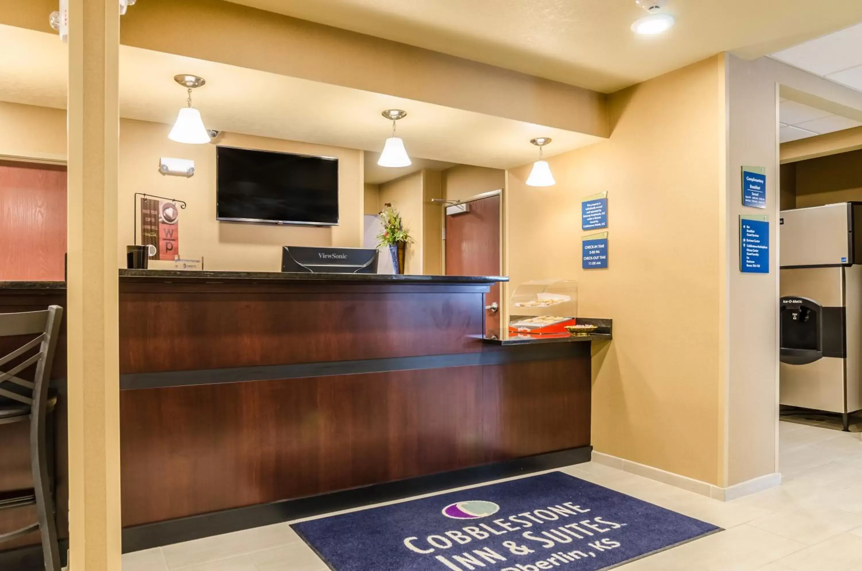 Lobby or reception, Lobby/Reception in Cobblestone Inn & Suites - Oberlin