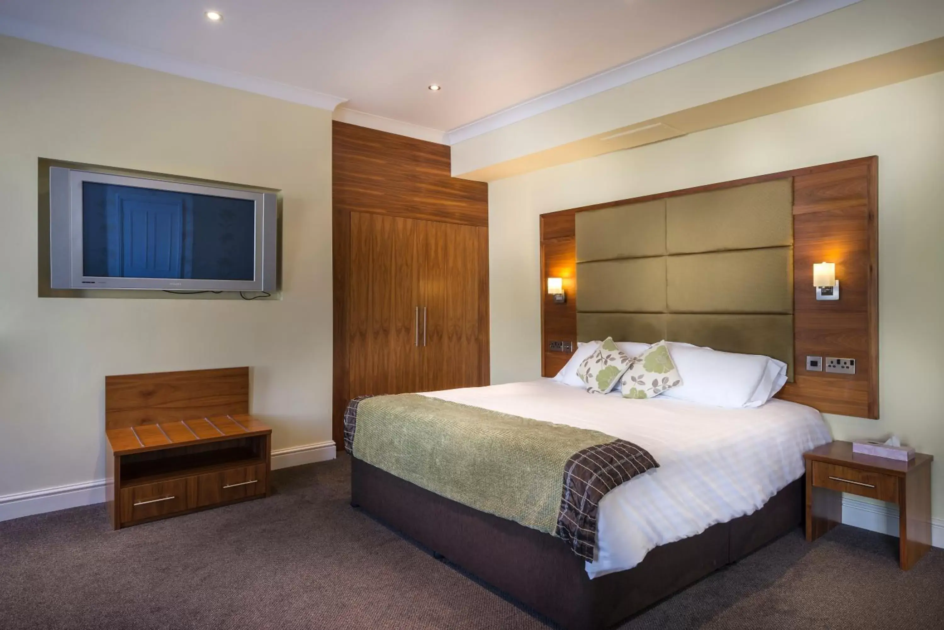 Bedroom, Bed in The White Hart Hotel, Boston, Lincolnshire - The Coaching Inn Group Bedroom, Bed in The White Hart Hotel, Boston, Lincolnshire - The Coaching Inn Group
