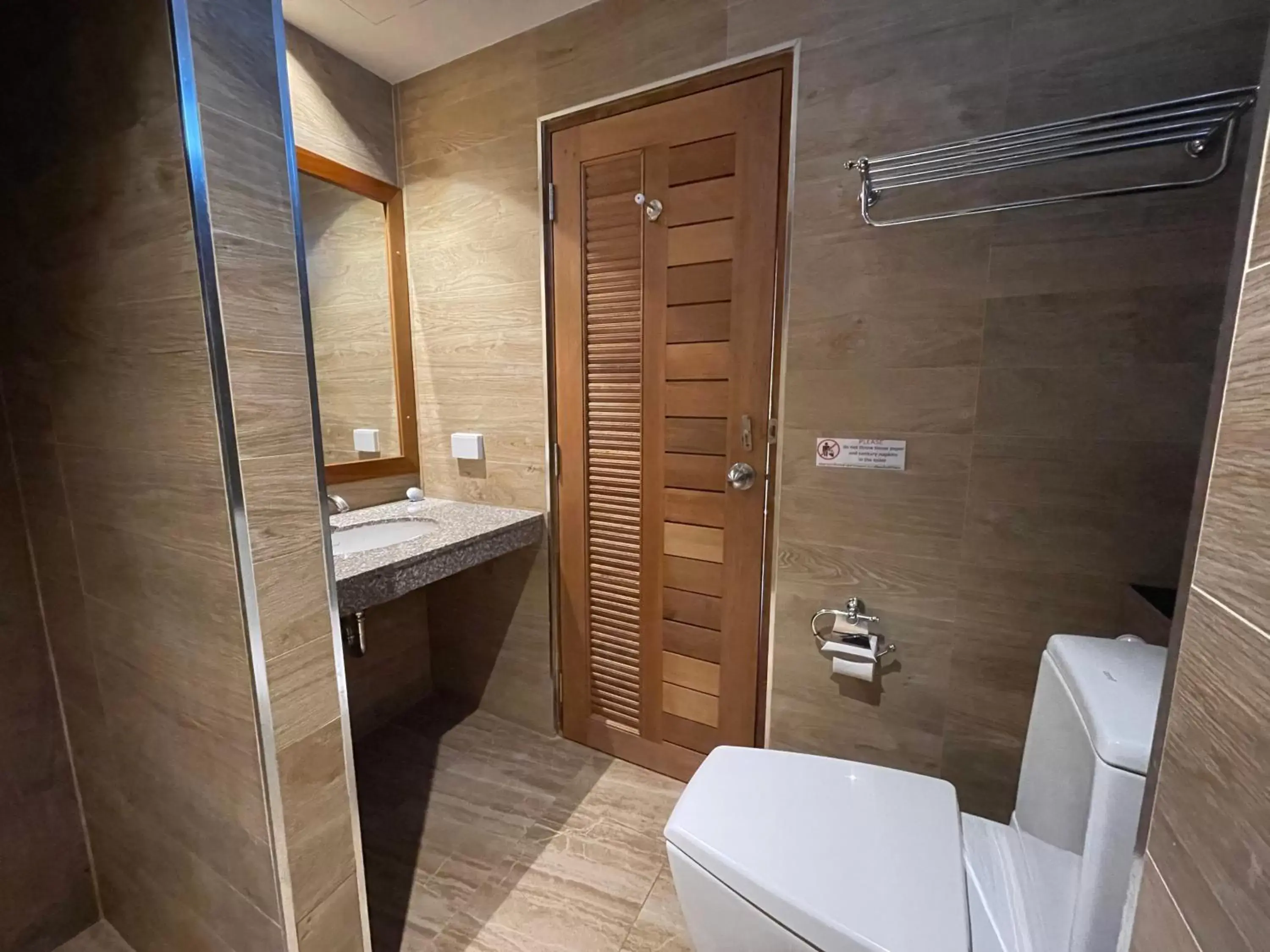 Bathroom in Kai Bae Beach Resort Koh Chang Bathroom in Kai Bae Beach Resort Koh Chang