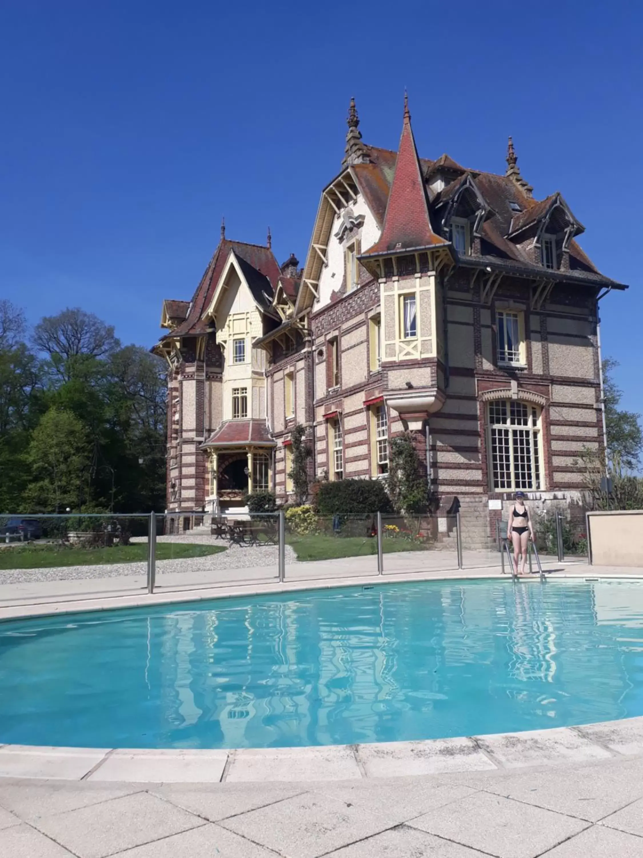 Swimming pool, Property Building in Château de la Râpée