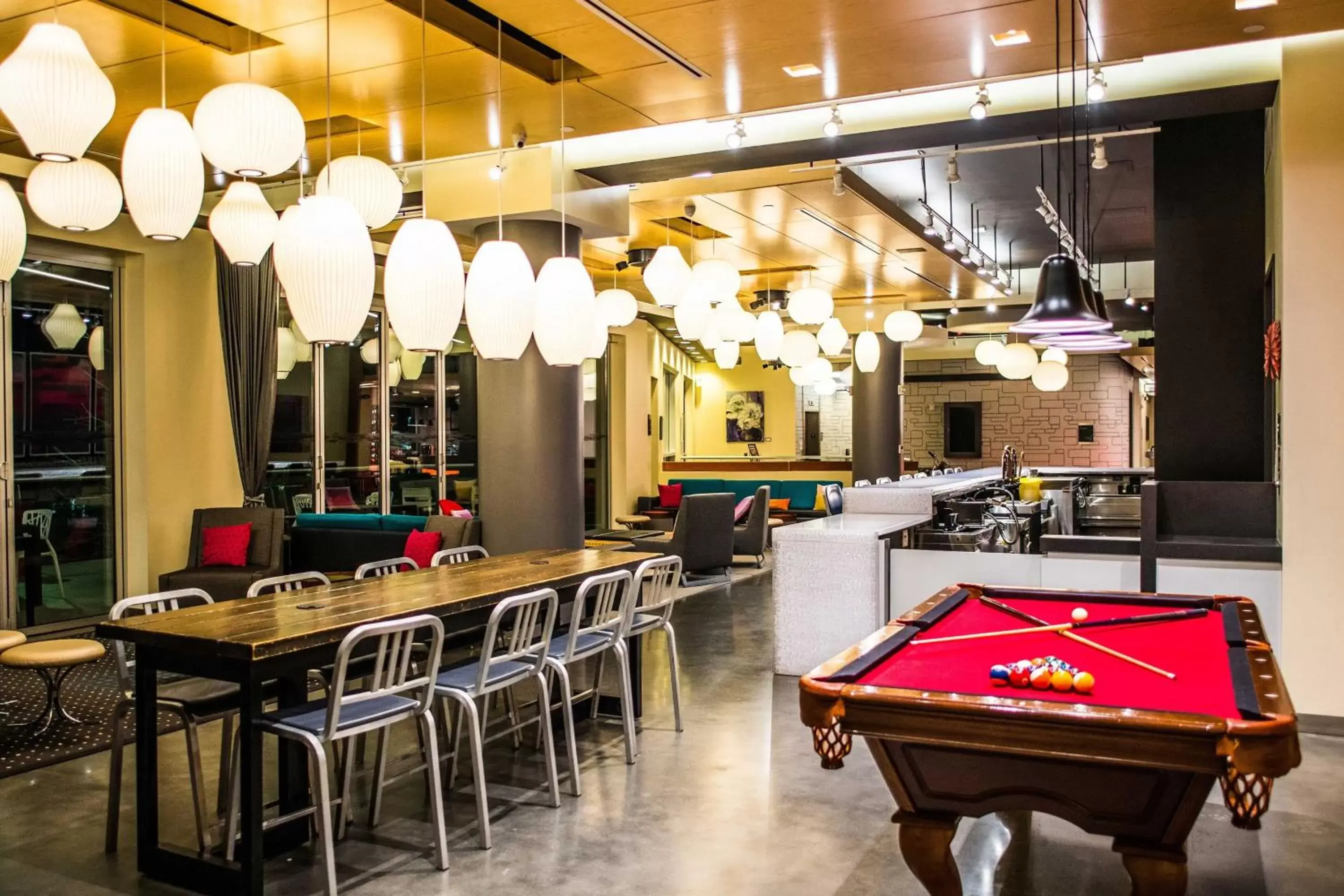 Lounge or bar, Billiards in Aloft Raleigh