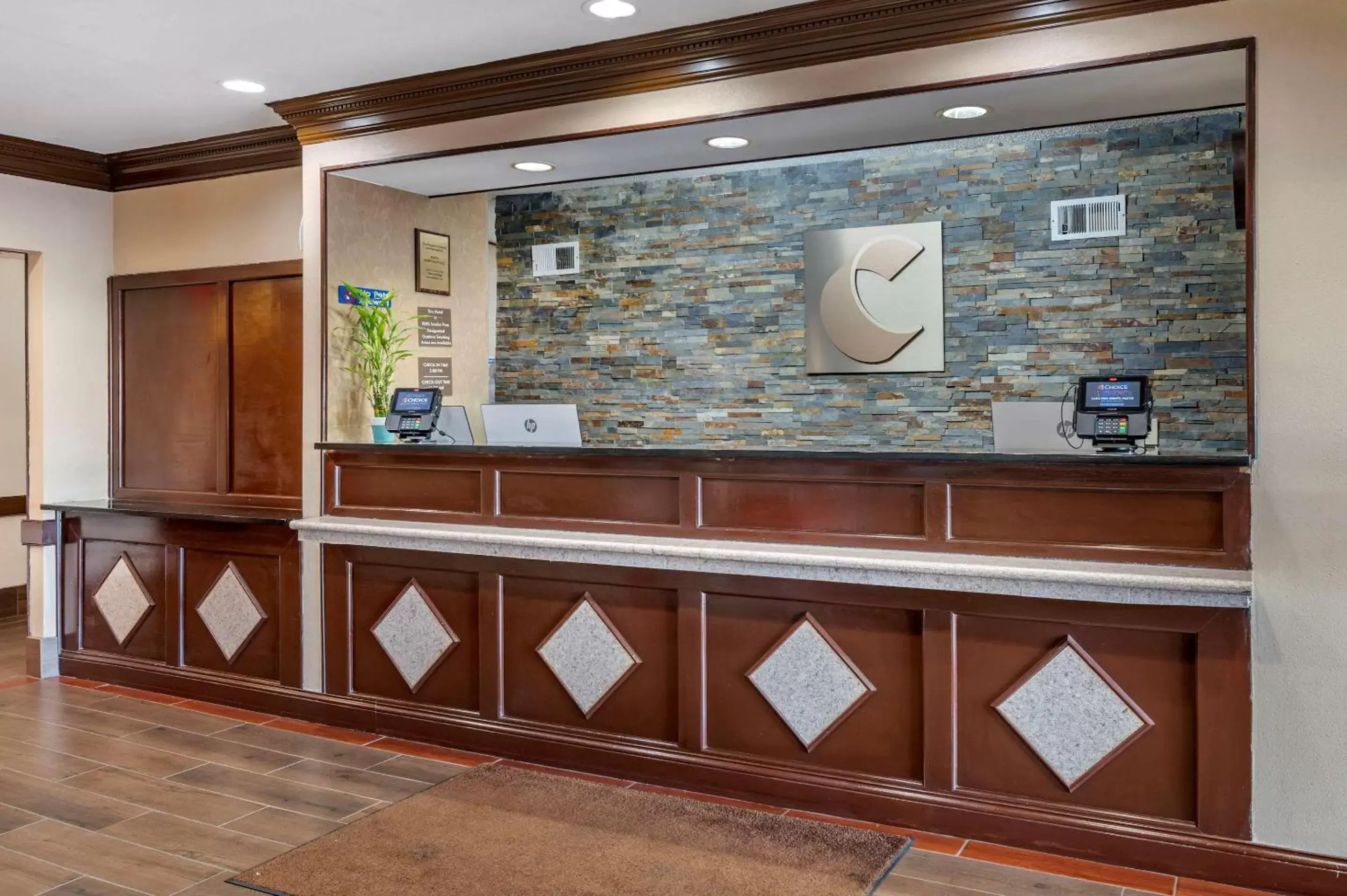 Lobby or reception in Comfort Inn & Suites Cincinnati Uptown Clifton Lobby or reception in Comfort Inn & Suites Cincinnati Uptown Clifton