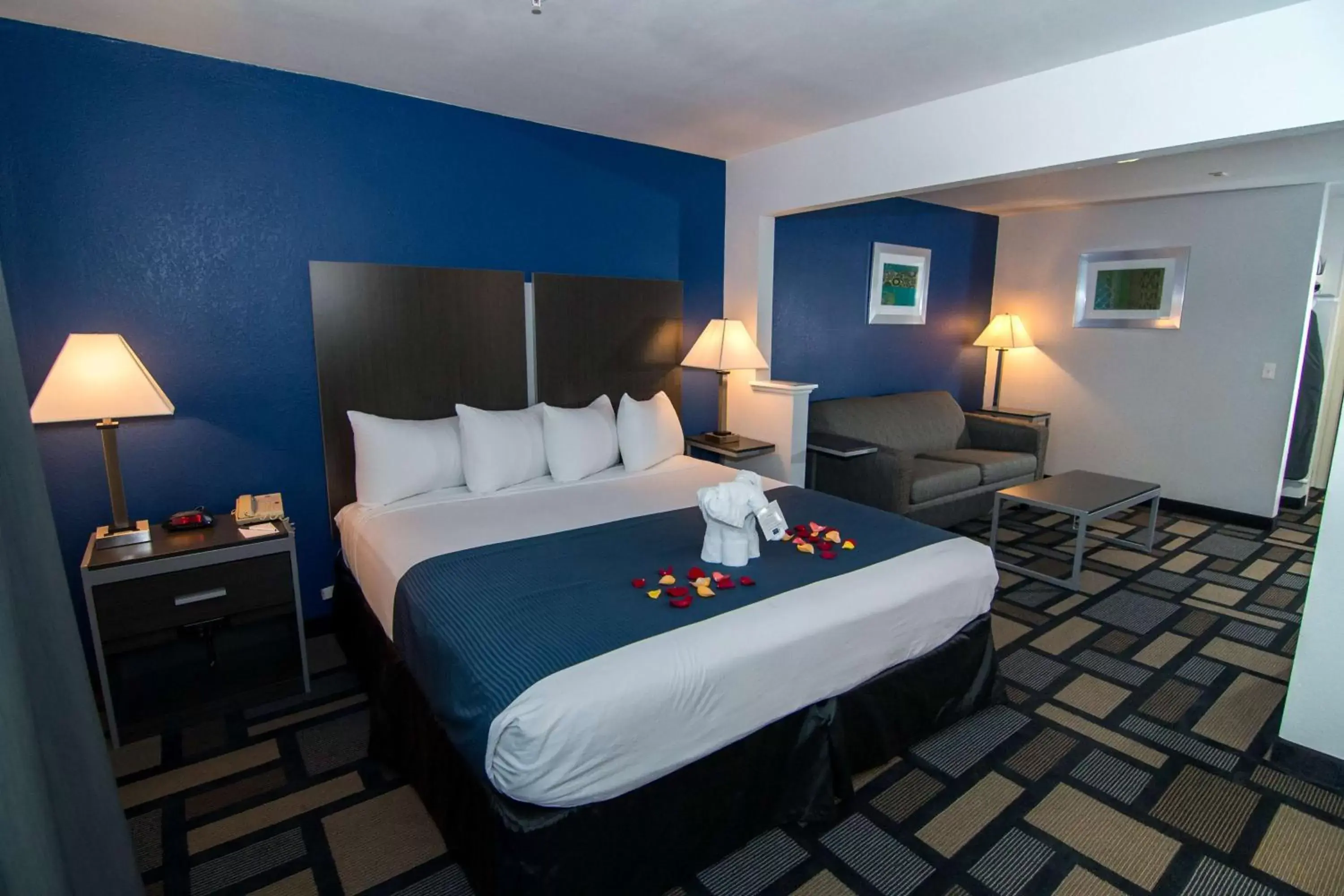 Bedroom, Bed in Best Western Galleria Inn & Suites