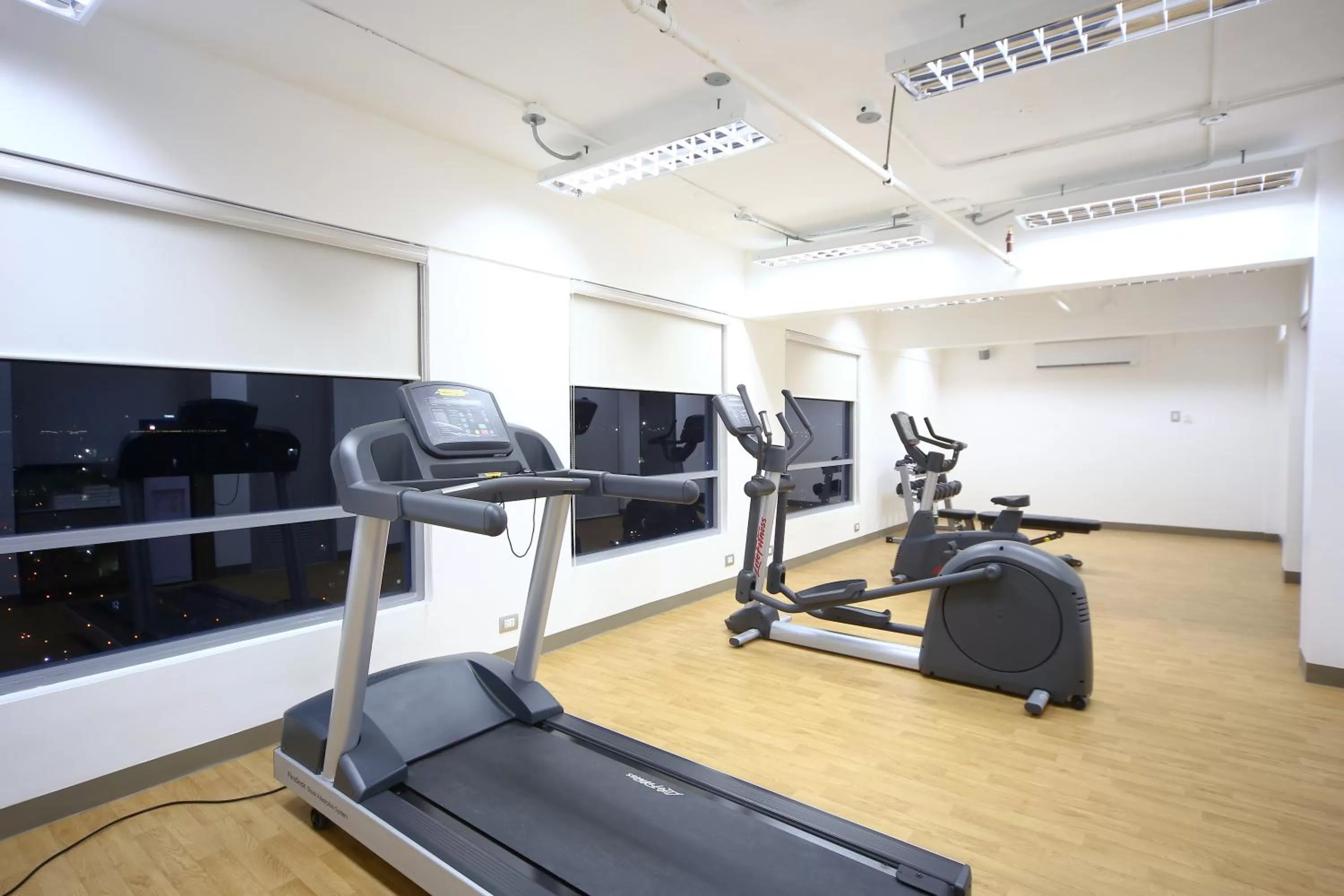 Fitness centre/facilities in TRYP by Wyndham Mall of Asia Manila