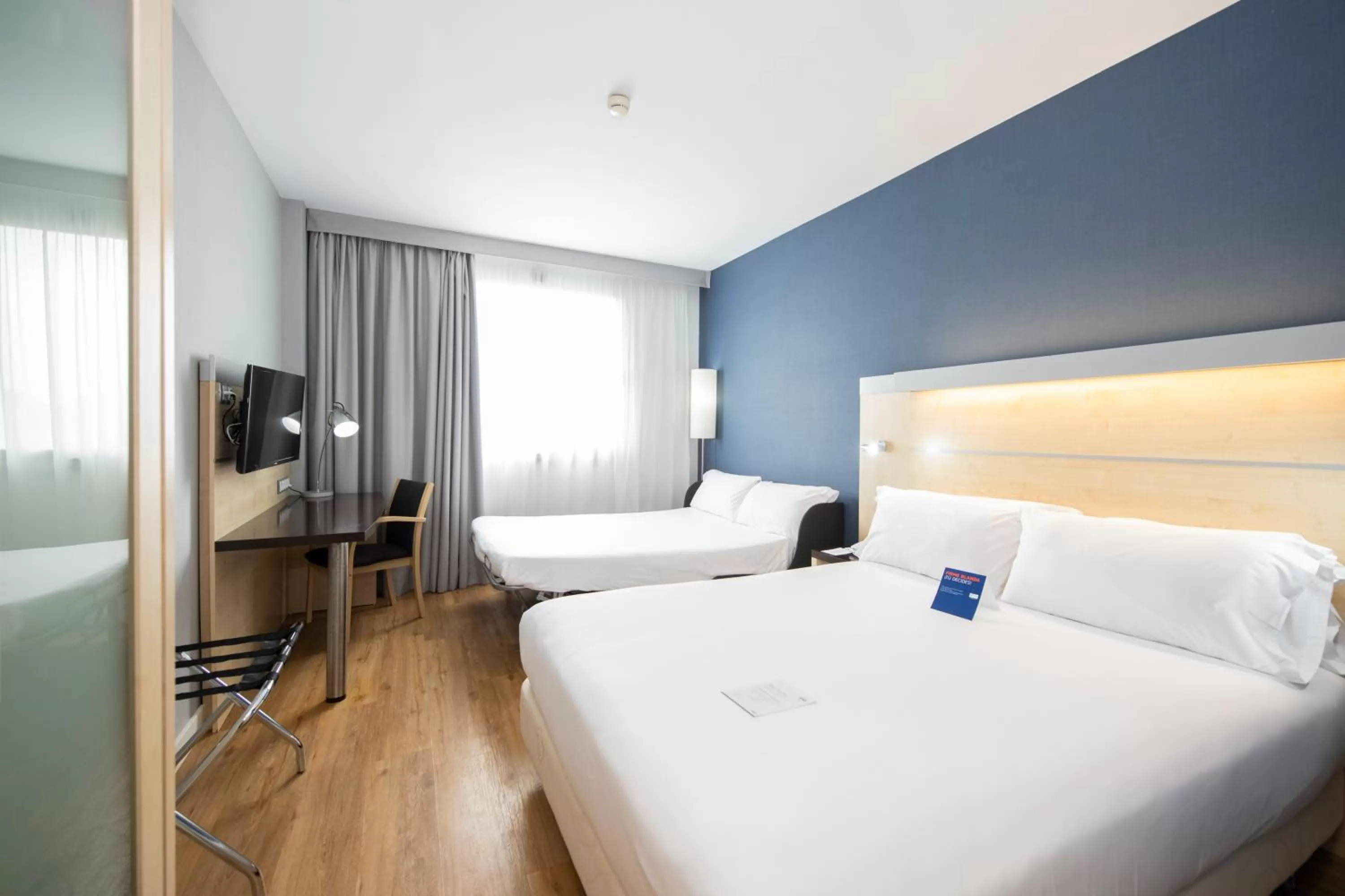 Family, Bed in Holiday Inn Express Barcelona City 22@ by IHG