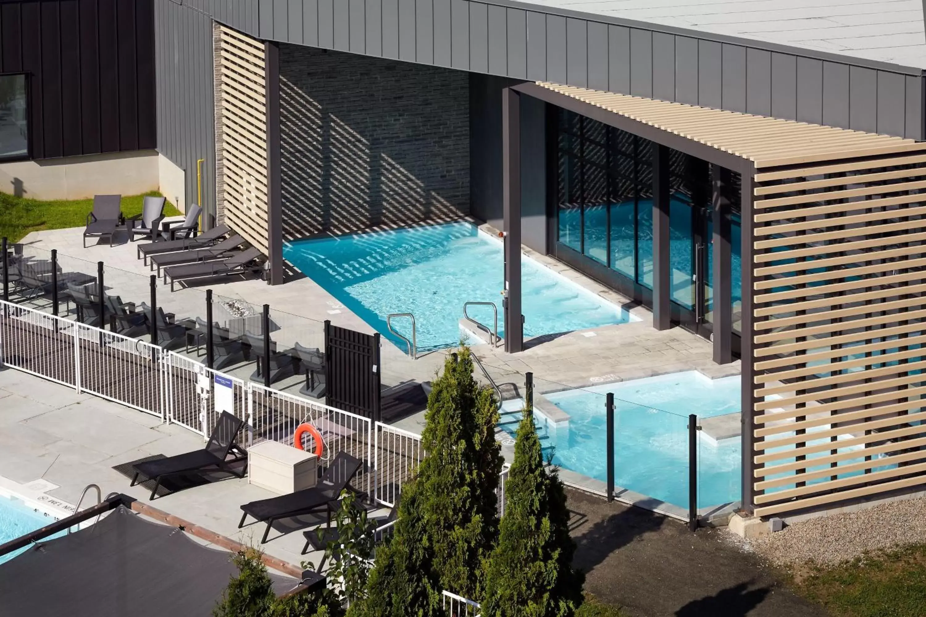 Fitness centre/facilities, Pool View in Delta Hotels by Marriott Mont Sainte-Anne, Resort & Convention Center