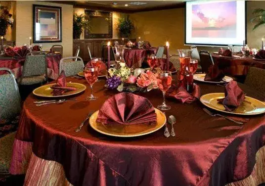 Banquet/Function facilities, Restaurant/Places to Eat in Grand Gateway Hotel