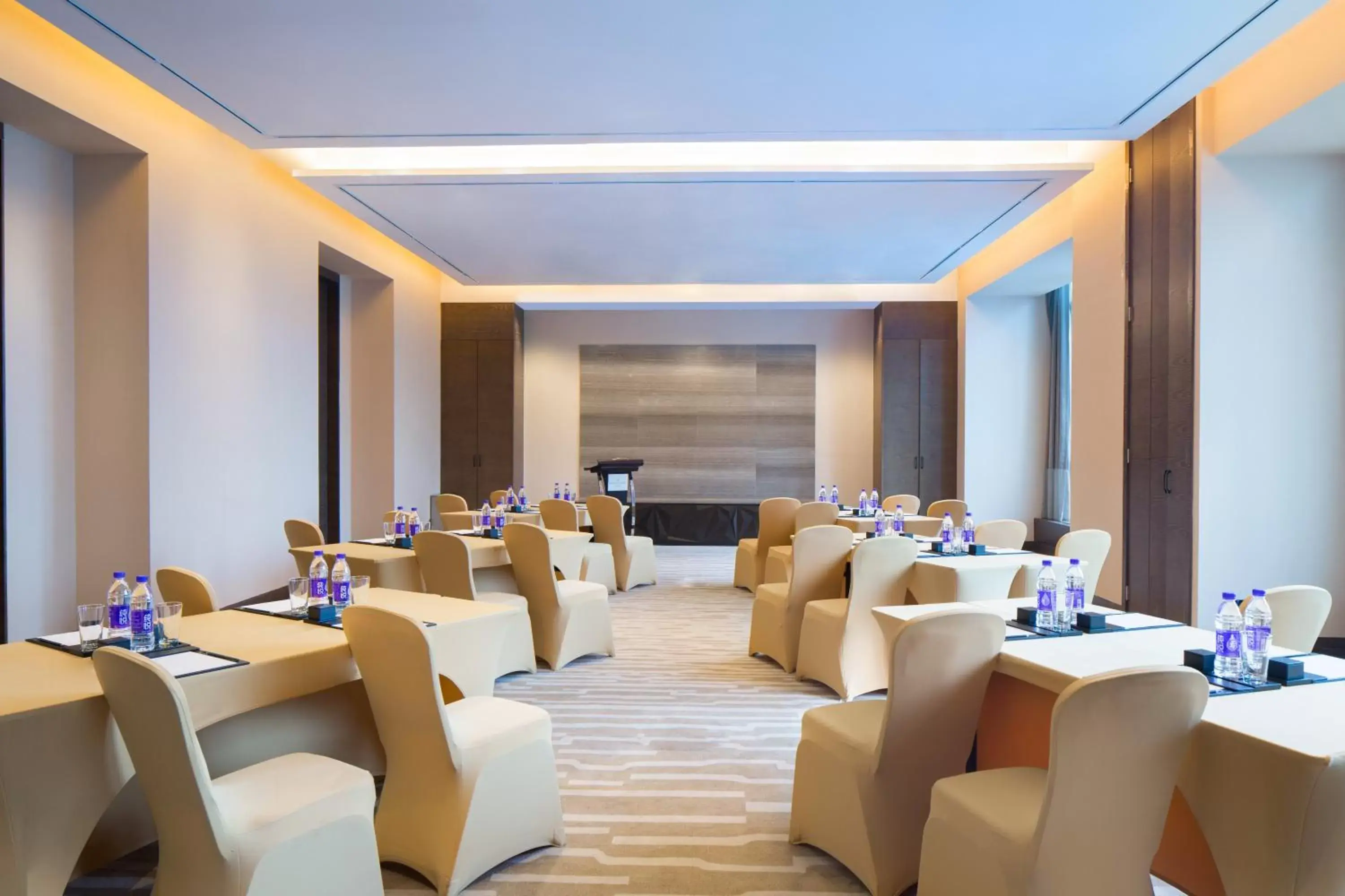 Meeting/conference room in InterContinental Taiyuan, an IHG Hotel