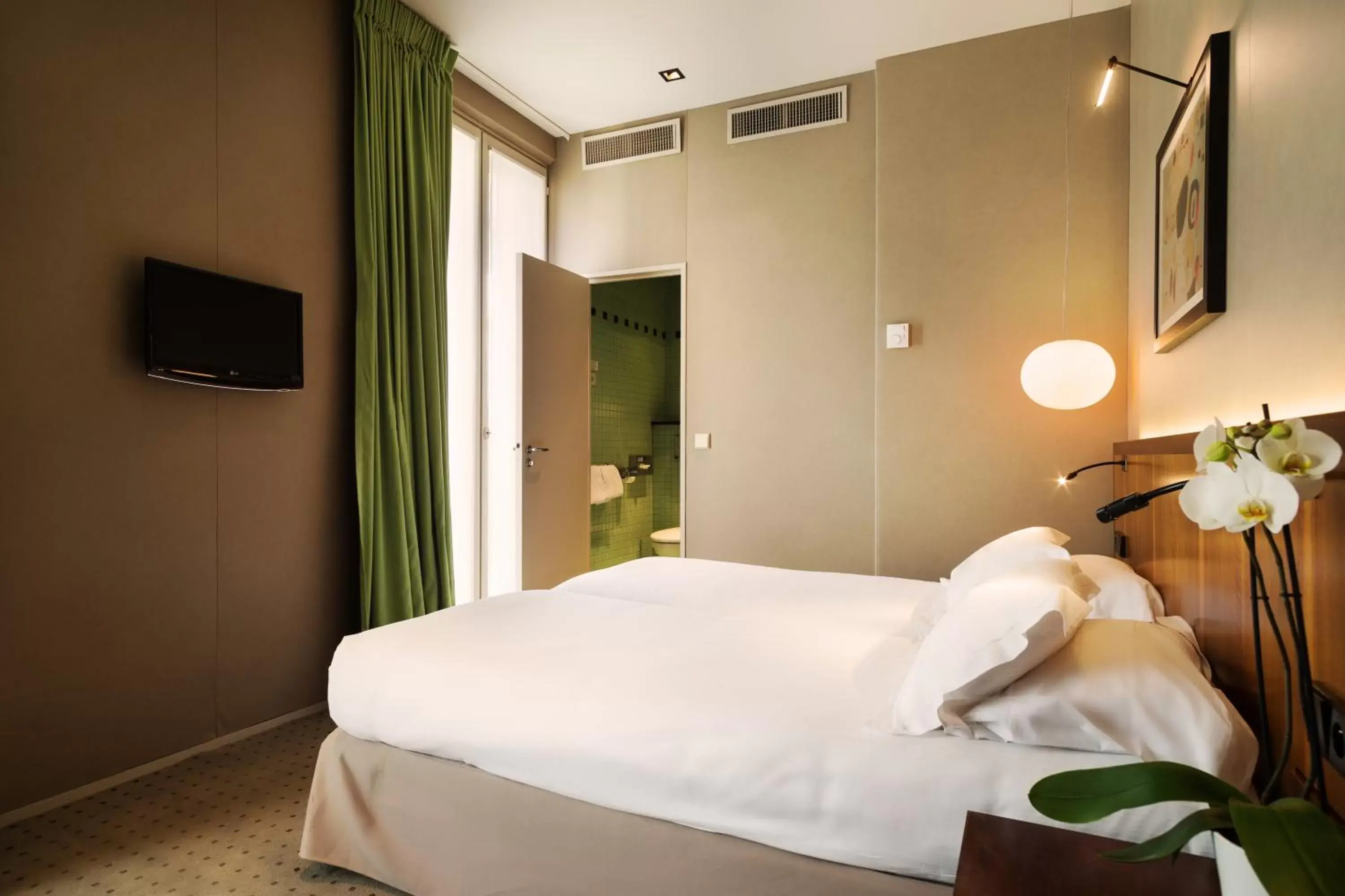 Bed in Chateaudun Opéra Bed in Chateaudun Opéra