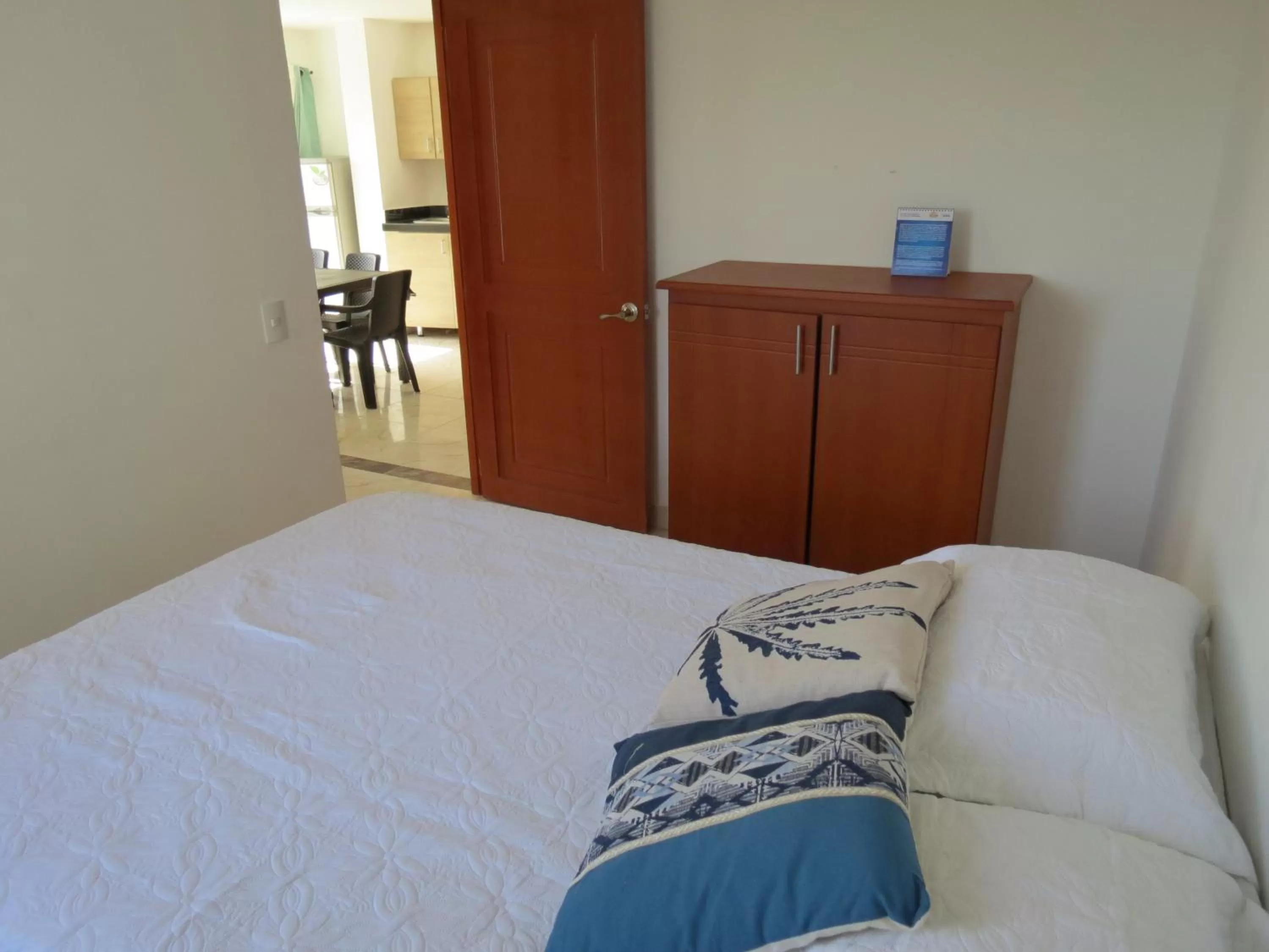 Photo of the whole room, Bed in ZOJO MARiNA BAY