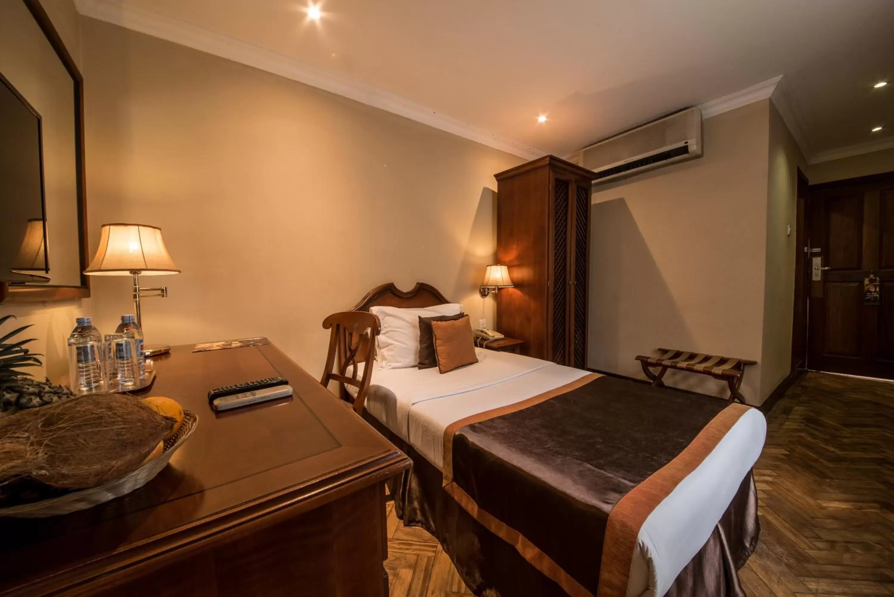 Photo of the whole room, Bed in Speke Hotel 1996 Ltd Photo of the whole room, Bed in Speke Hotel 1996 Ltd