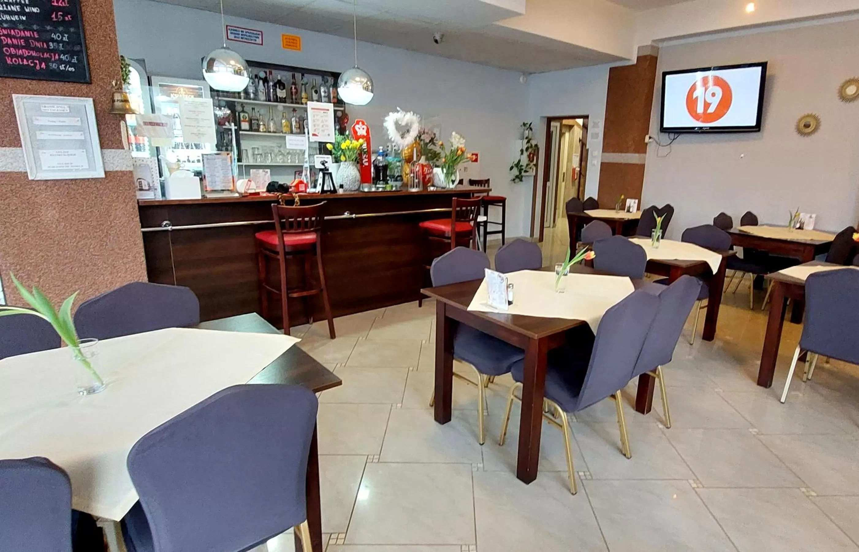 Restaurant/Places to Eat in Rezydencja Korab