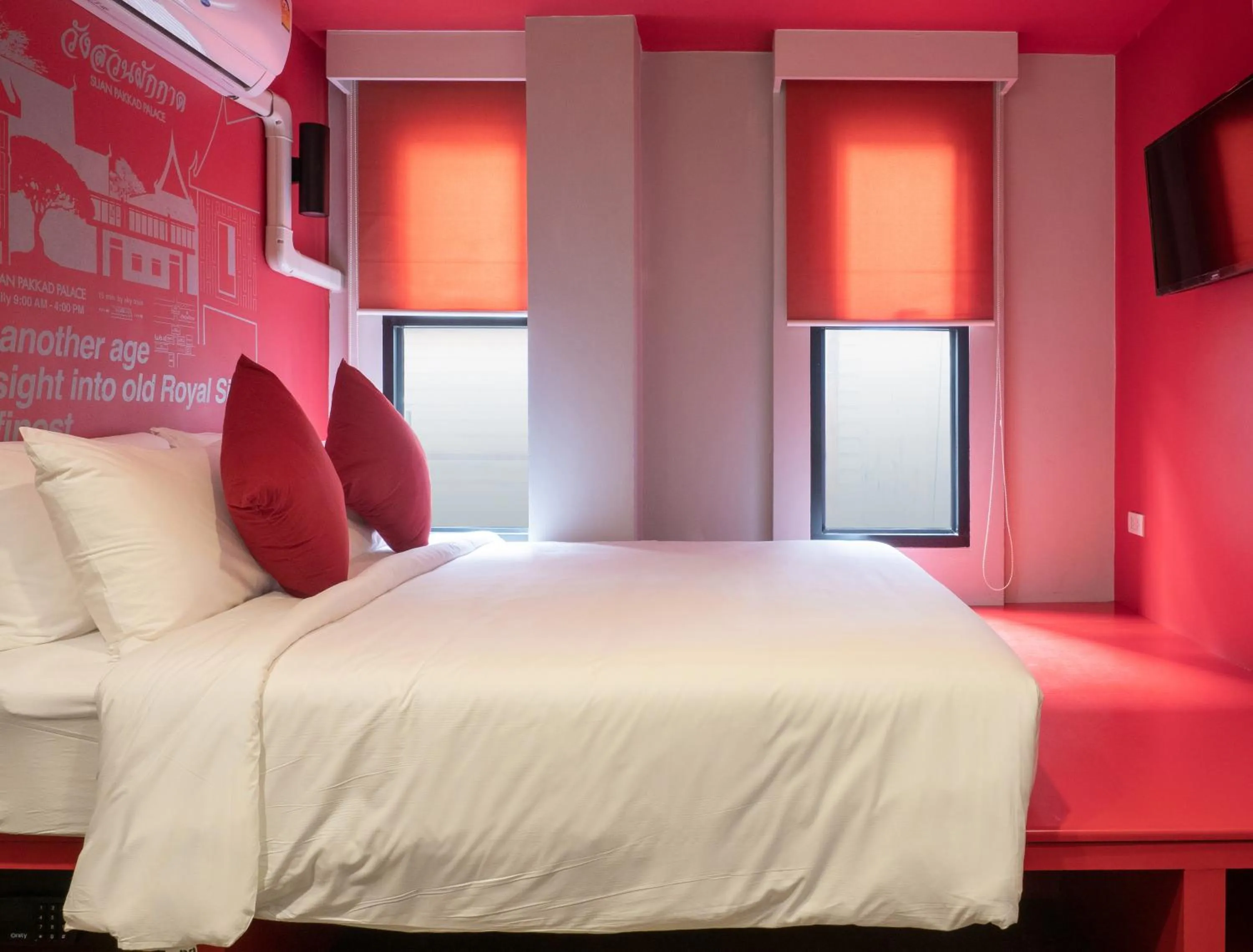 Bed in Lub d Bangkok Siam - Opposite MBK & Next to Skytrain - Perfect for shopping lovers!