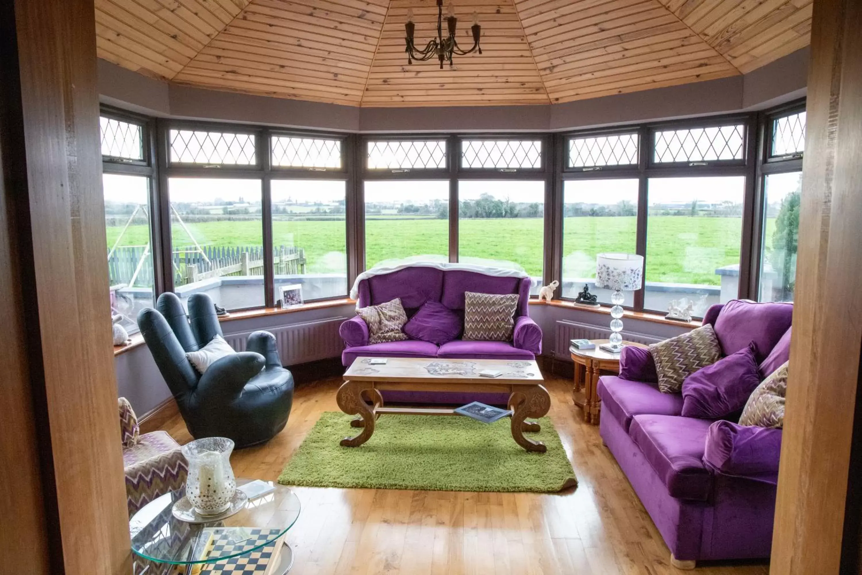 Communal lounge/ TV room, Seating Area in The Ring Farmhouse